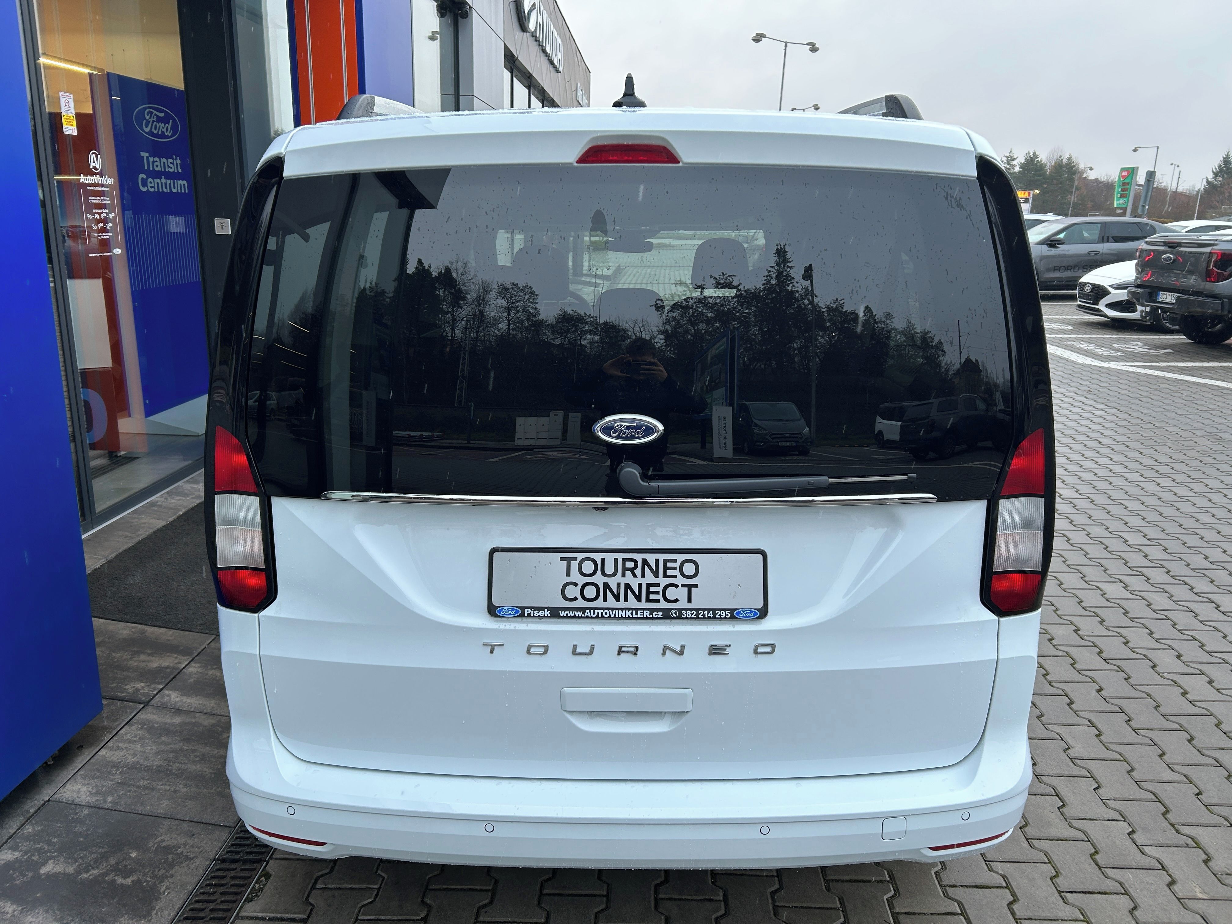 Ford Tourneo Connect, 1.5 Ecoboost 85kW AT Titanium - fotka 5