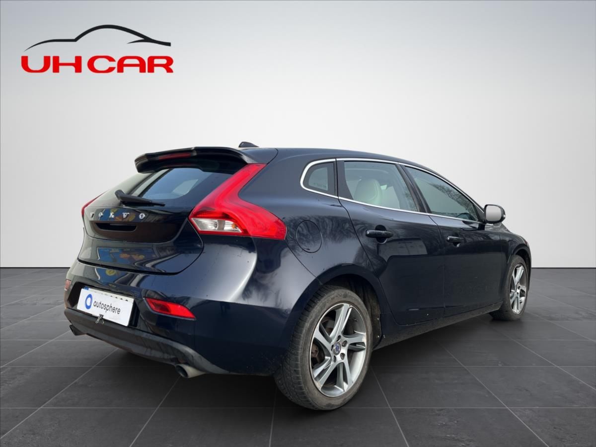 Volvo V40, 2,0 150HP  XENONY, KŮŽE - fotka 5