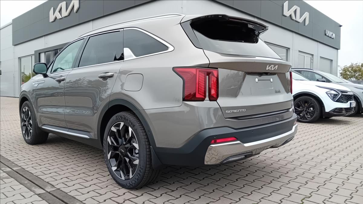 Kia Sorento, 2,2 CRDi SCR 4x4 8DCT TOP 7P - fotka 6