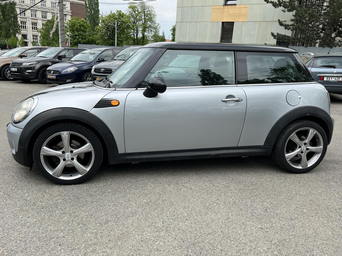 Mini Cooper, 1,6 BEZ KOROZE !! - fotka 6