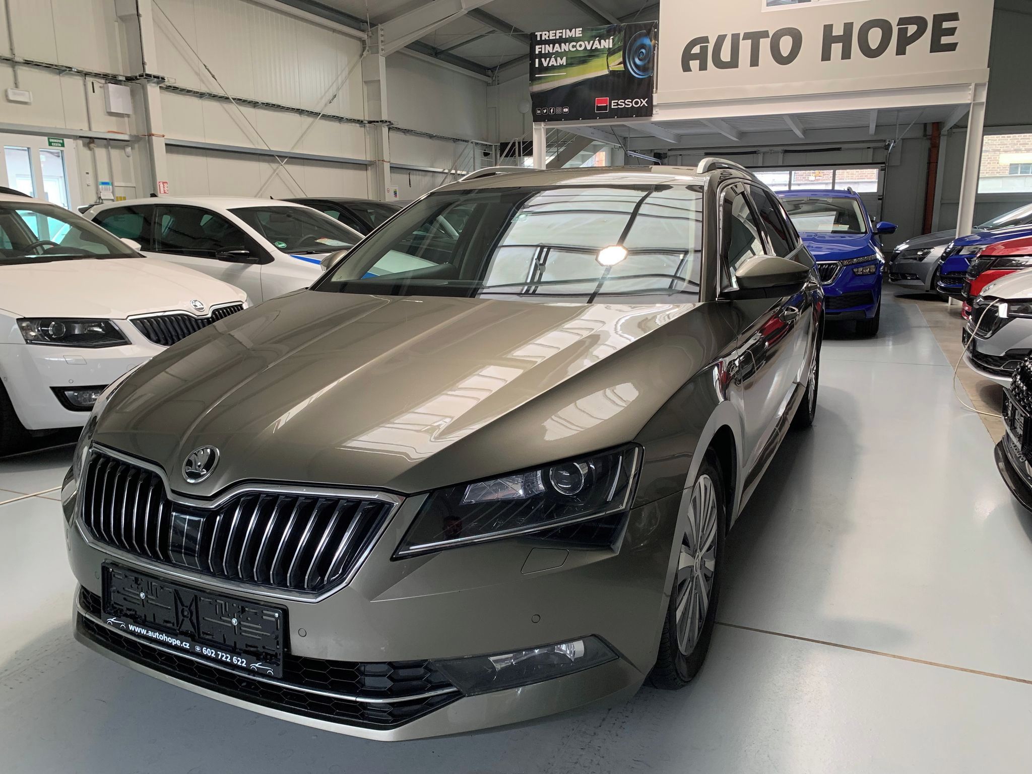 Škoda Superb, combi 2,0 TDi DSG LaK - fotka 3