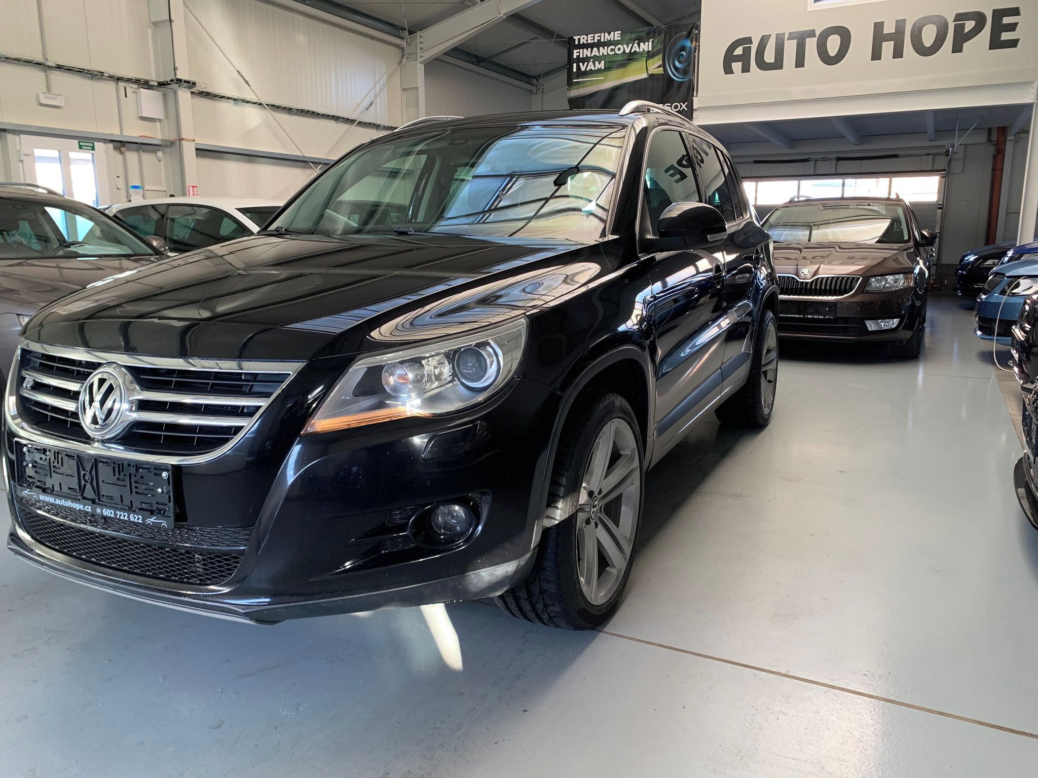 Volkswagen Tiguan, R-Line 2.0 TDI 4Motion SPORT - fotka 3