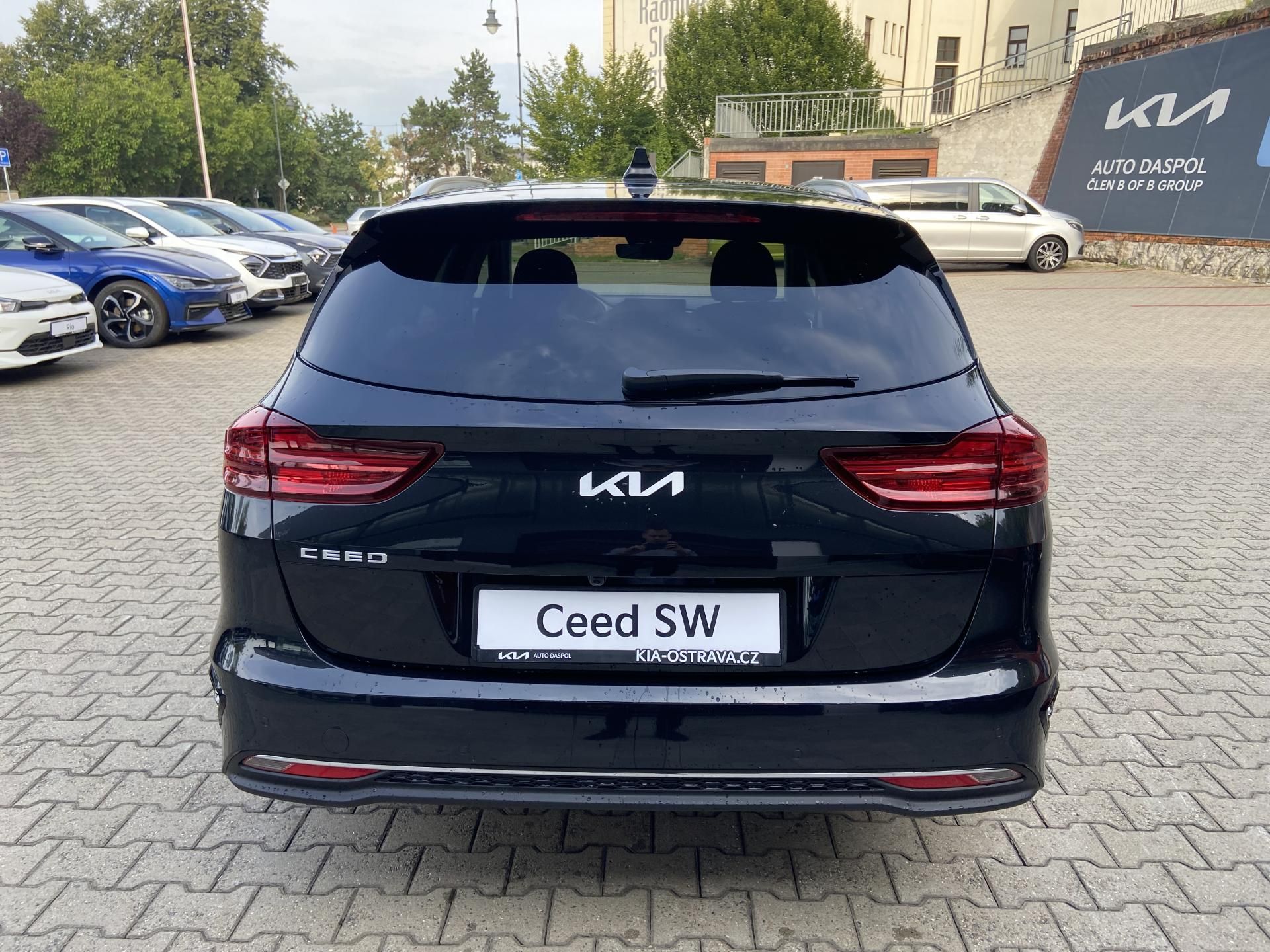 Kia Cee´d, SW 1,5T-GDi 7DCT TOP+Bus "ref" - fotka 4