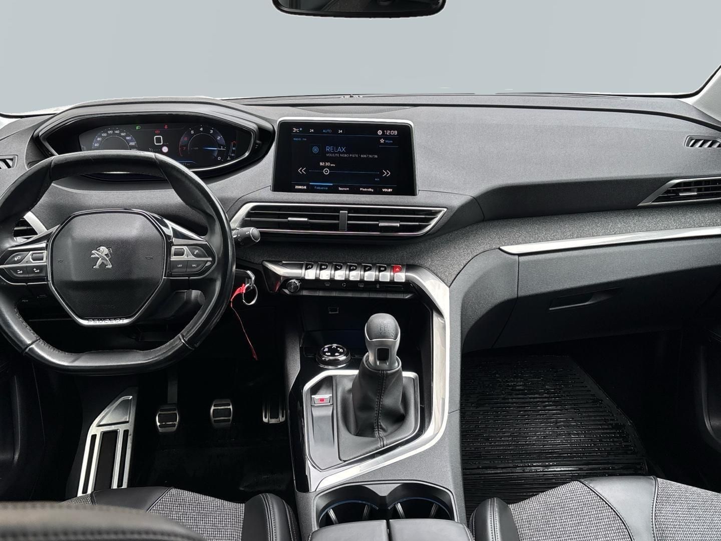 Peugeot 3008, Allure 1.2 PureTech 130 MAN6 - fotka 5