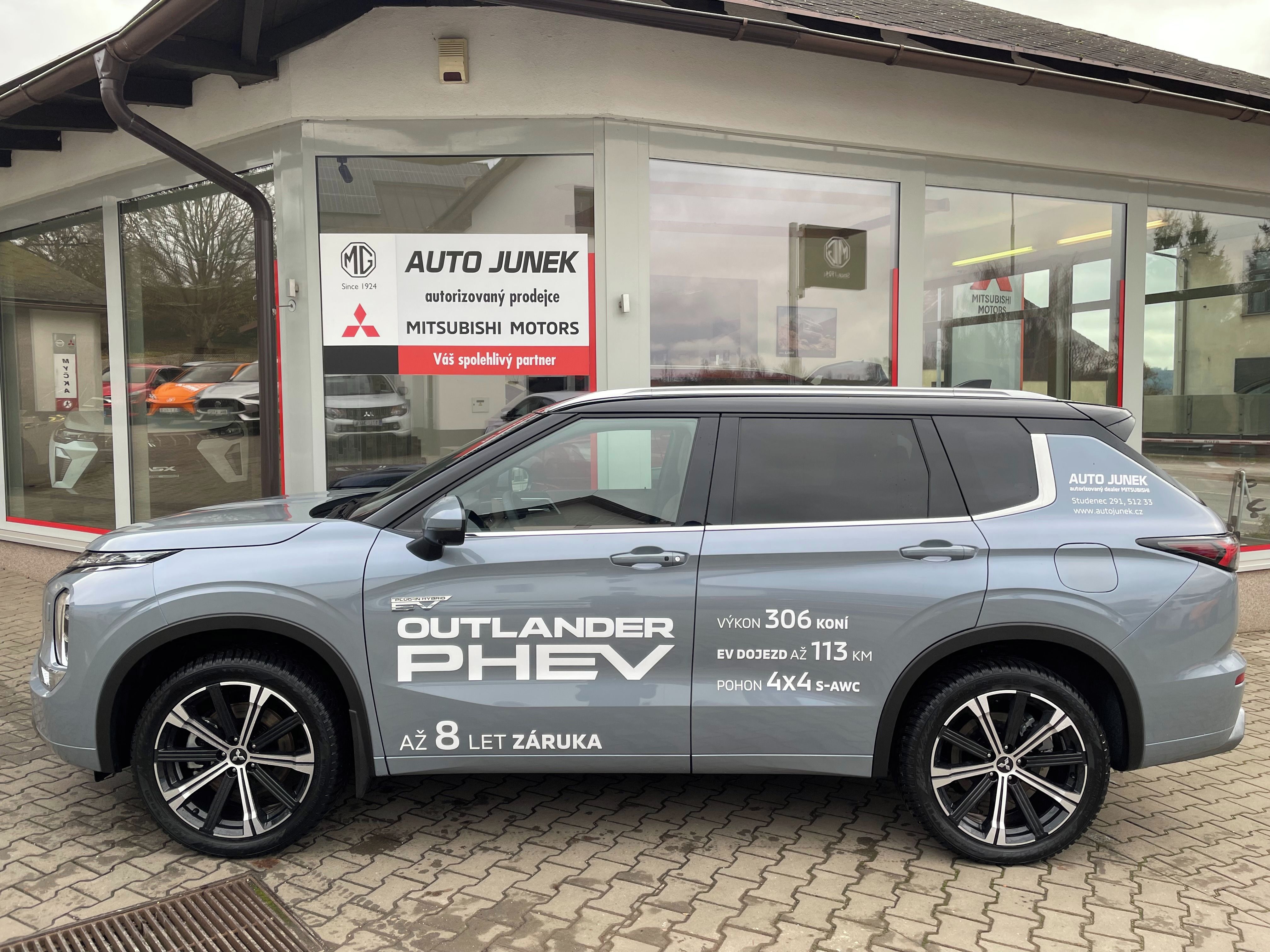 Mitsubishi Outlander, 2.4 PHEV INSTYLE+ - fotka 2