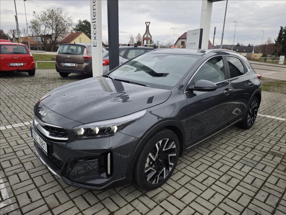 Kia XCee´d, 1,5 T-GDI 7DCT automat  TOP - fotka 2