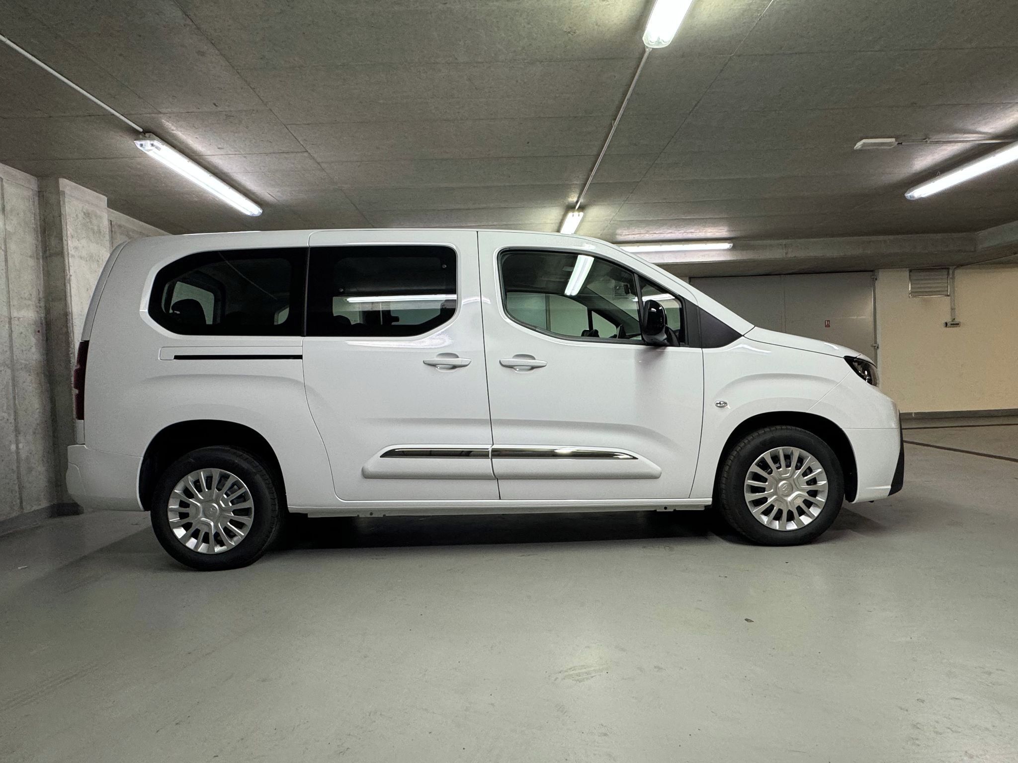 Toyota Proace City Verso, Business 1,5 Long 5 míst - fotka 4