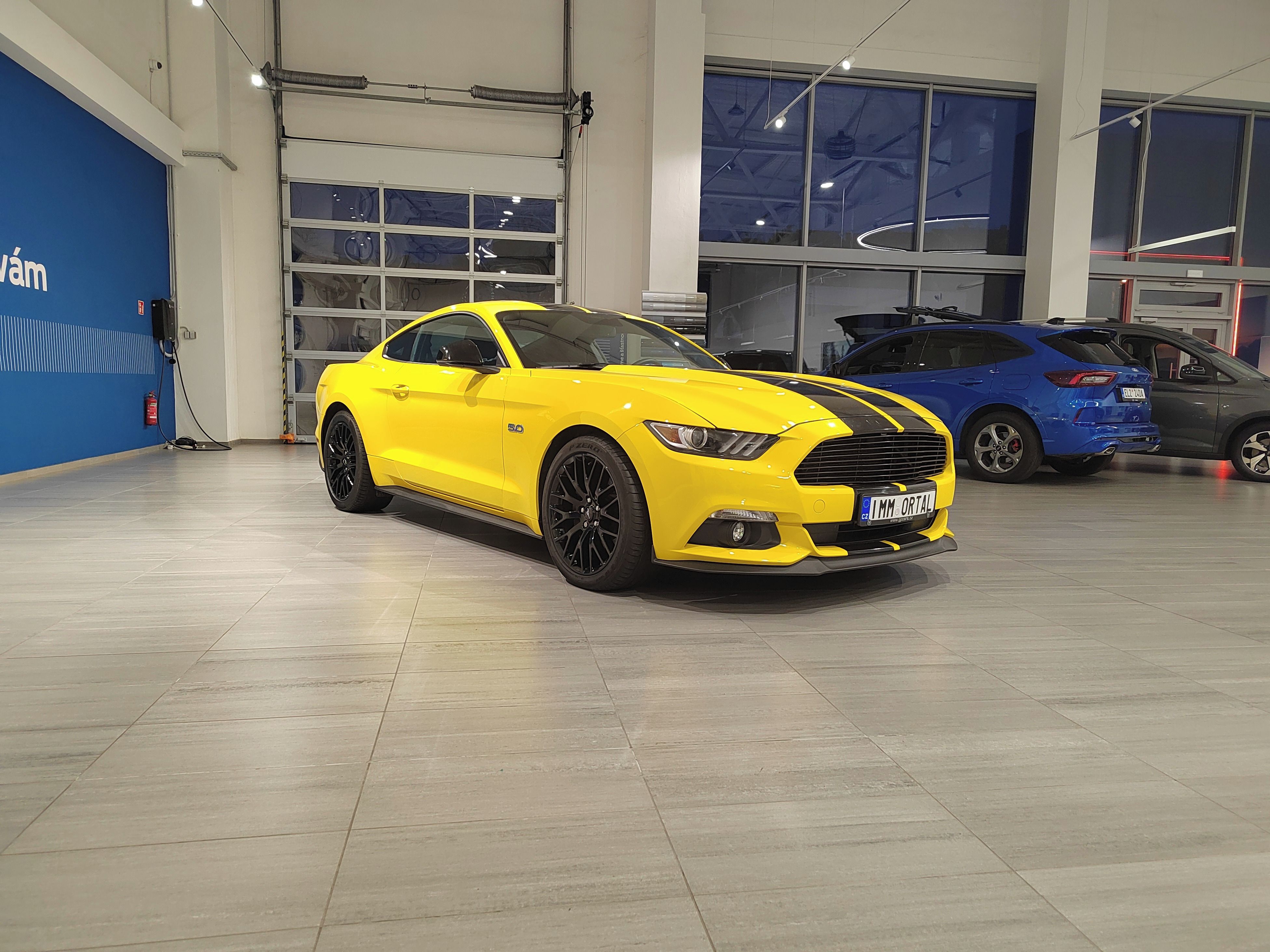 Ford Mustang, GT - fotka 3