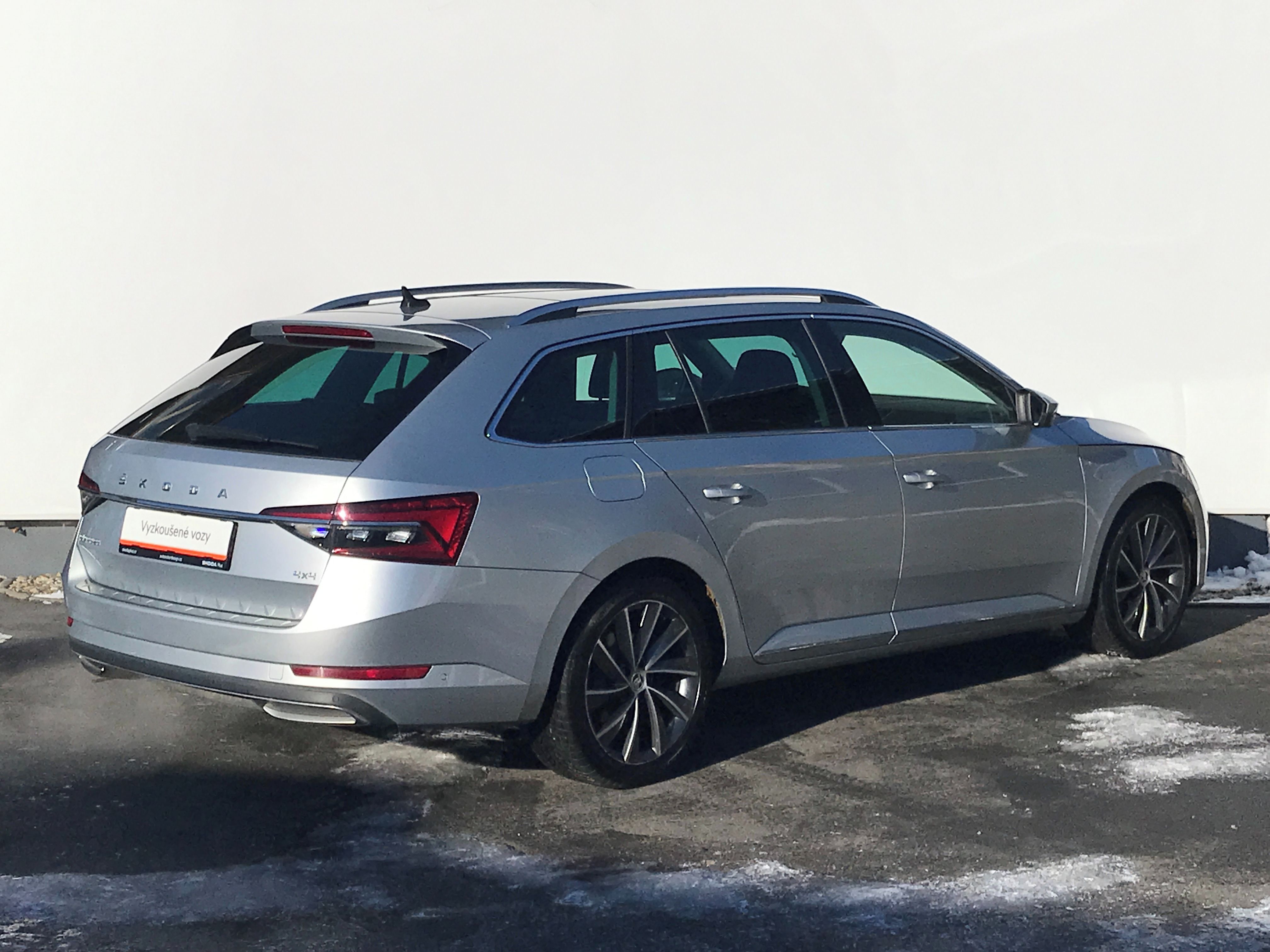 Škoda Superb, 4x4 TDi 147kW L&K+TAŽNÉ+DCC - fotka 2