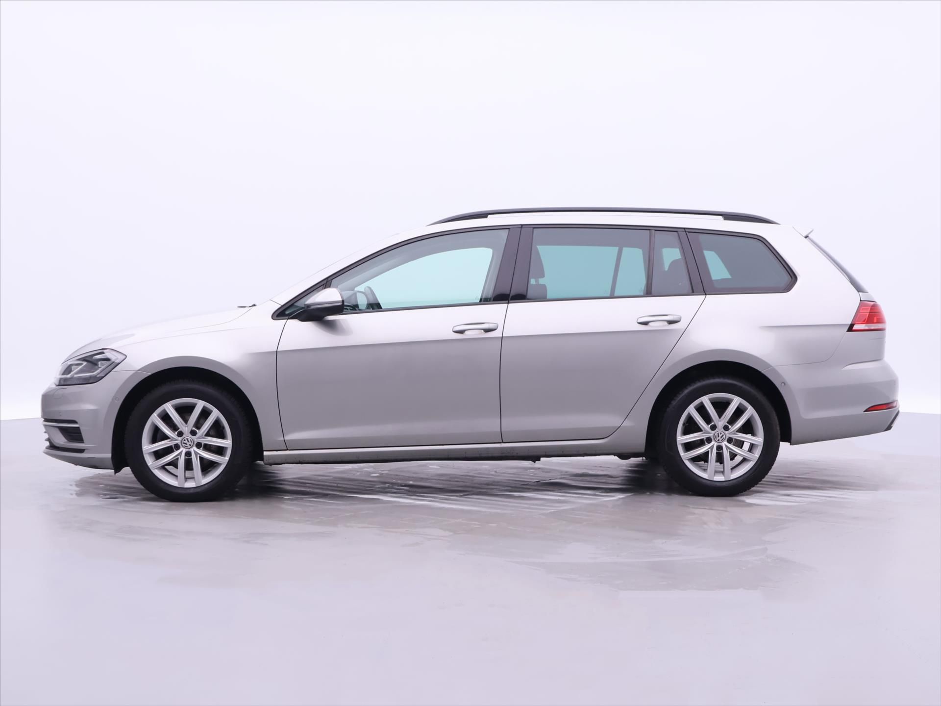 Volkswagen Golf, 1,6 TDI LED Tažné DPH 1.Maj. - fotka 4