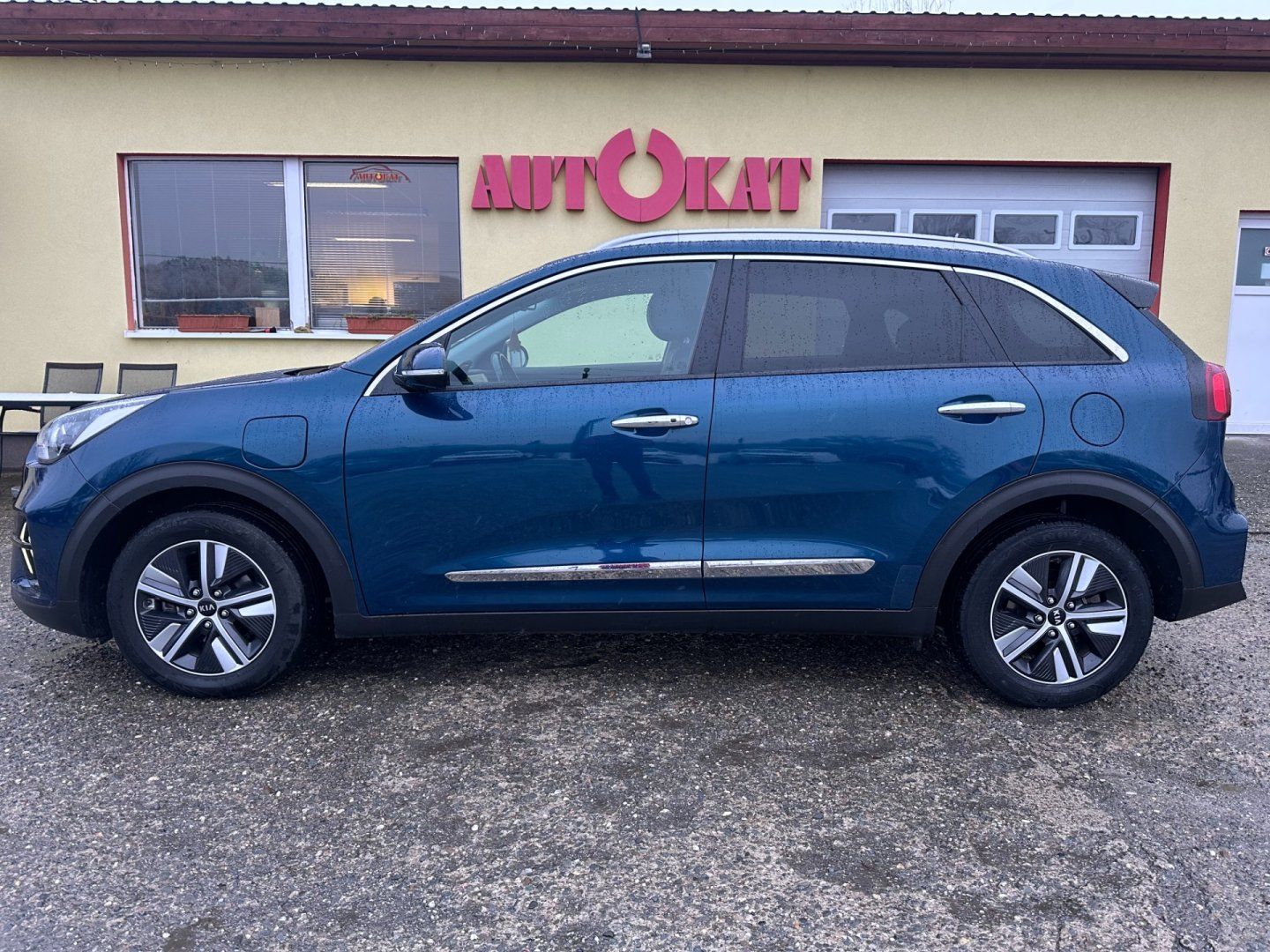 Kia Niro, 1.6 Plug-in Hybrid 104kW/1MAJ - fotka 6