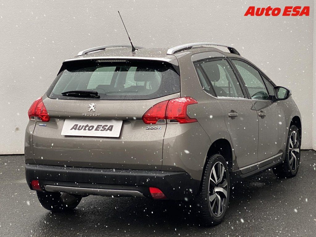 Peugeot 2008, 1.6 HDi,Allure,navi - fotka 4