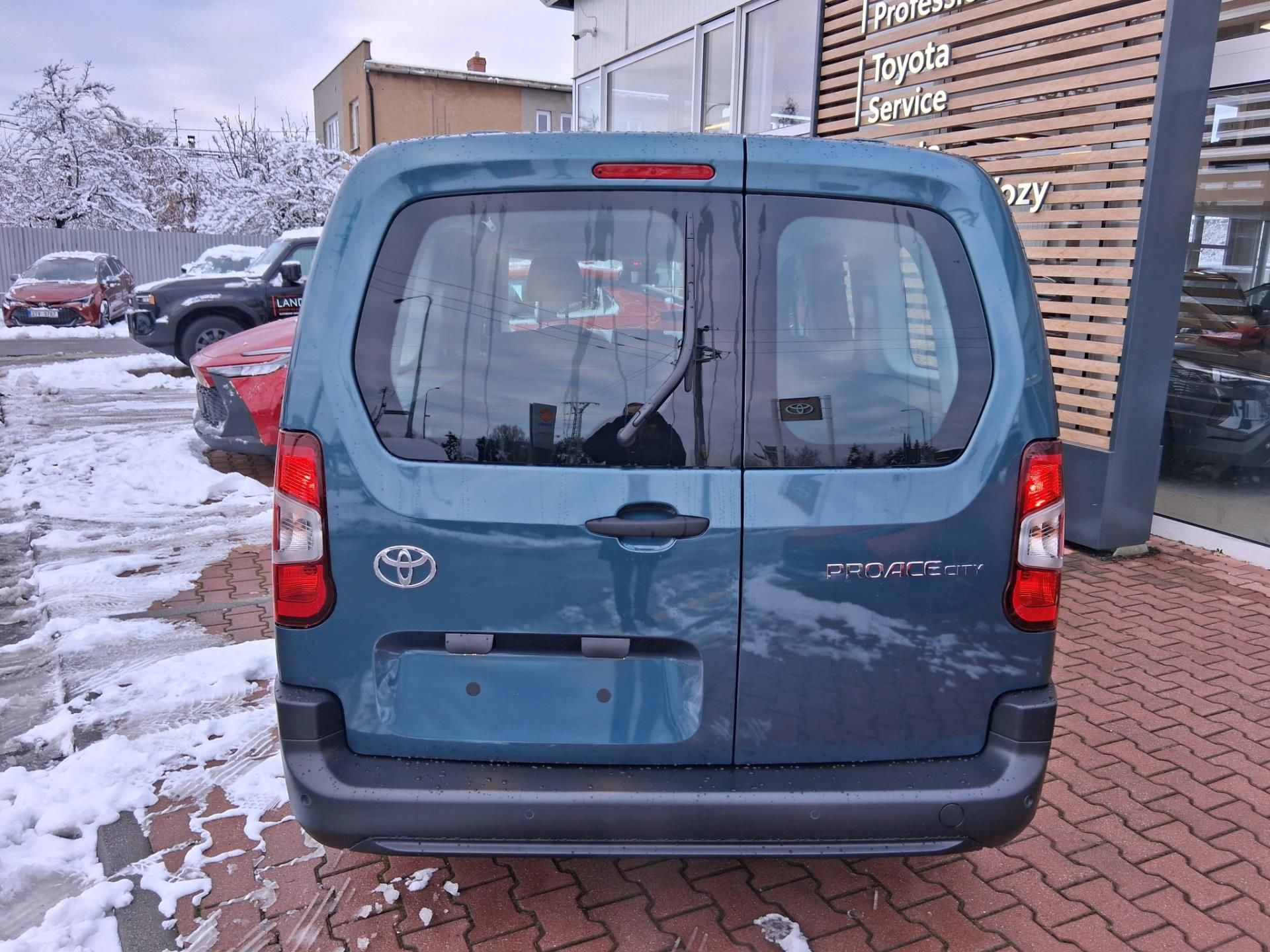 Toyota Proace City Verso, 1,5 D 100K 6 MT COMBI - fotka 5