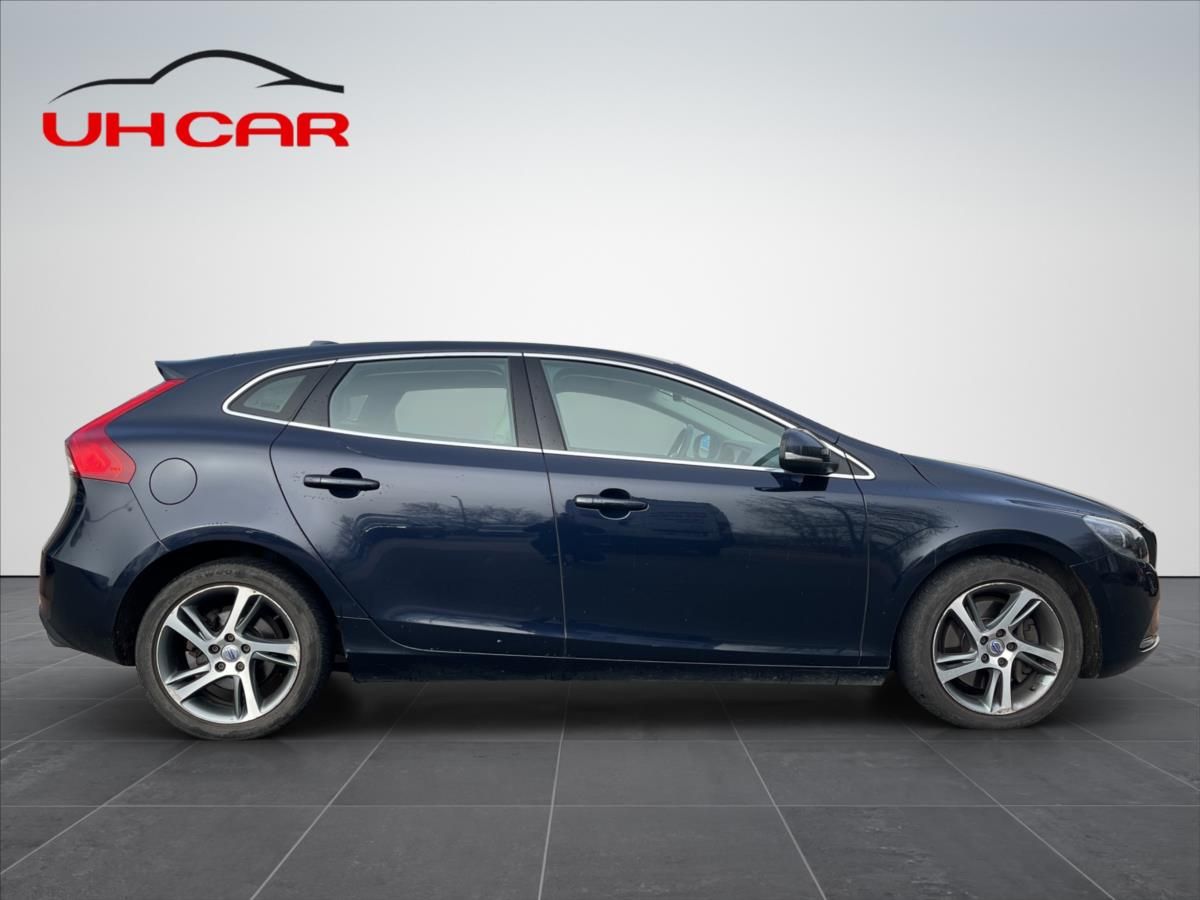 Volvo V40, 2,0 150HP  XENONY, KŮŽE - fotka 4