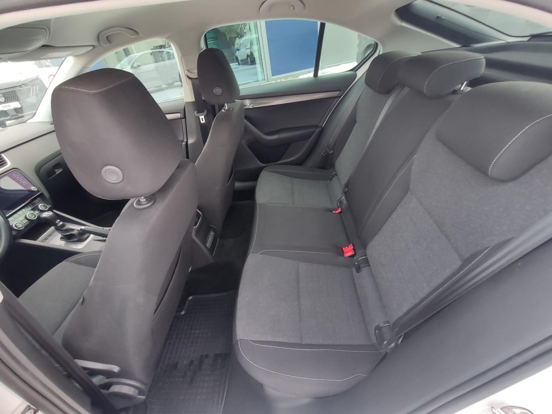 Škoda Octavia, 1.6 TDI 115k DSG TZ po STK - fotka 3