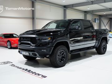 TRX 702HP, 680km, 2025, v ČR