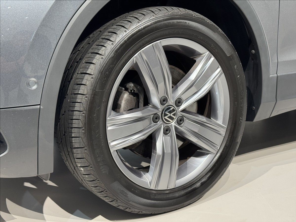 Volkswagen Tiguan Allspace, 2,0 TDi  DSG 4x4 Elegance LED - fotka 6