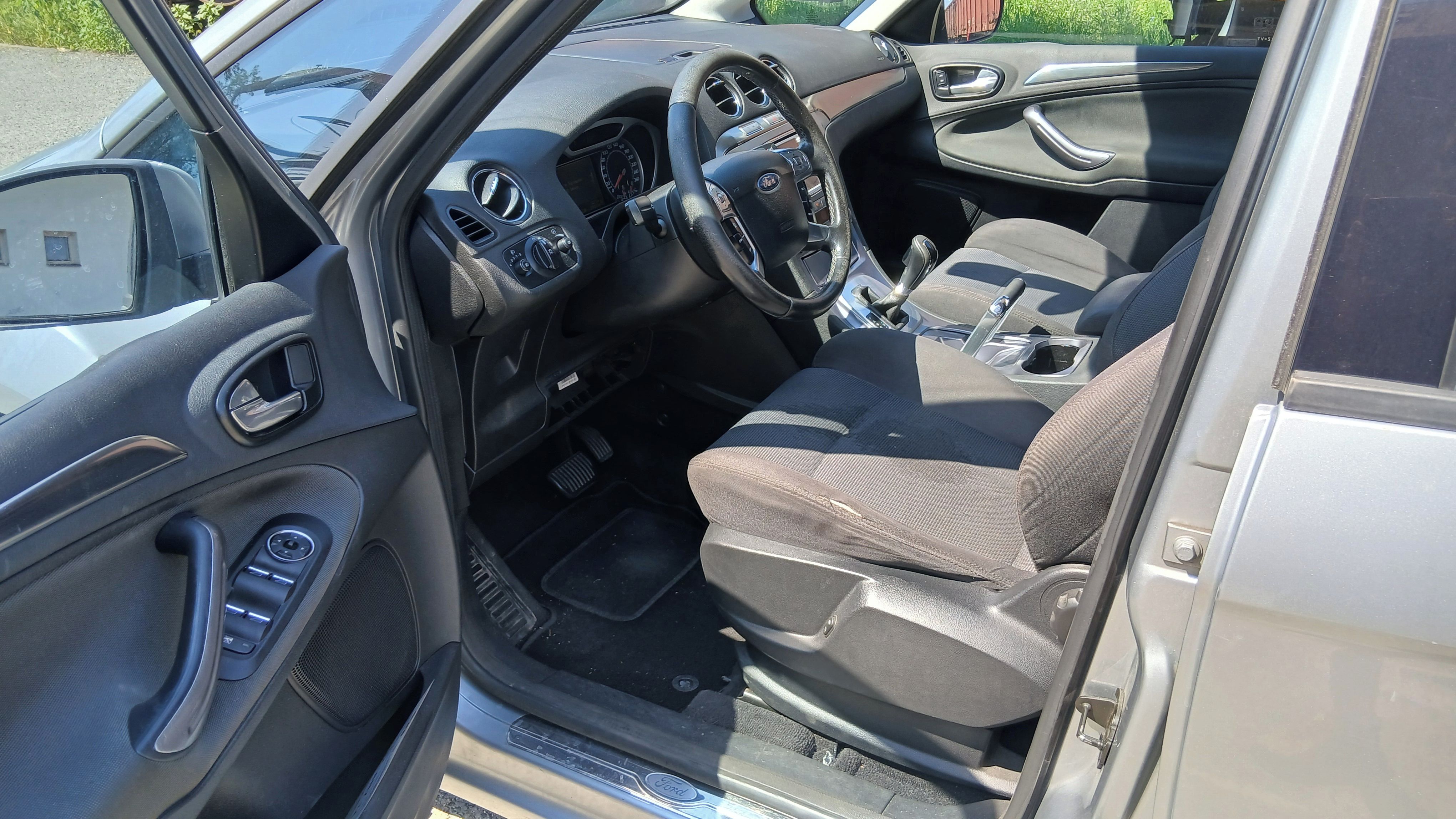 Ford S-MAX, 2,0 TDi 96kW automat - fotka 6