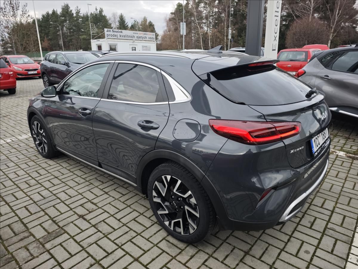 Kia XCee´d, 1,5 T-GDI 7DCT automat  TOP - fotka 4