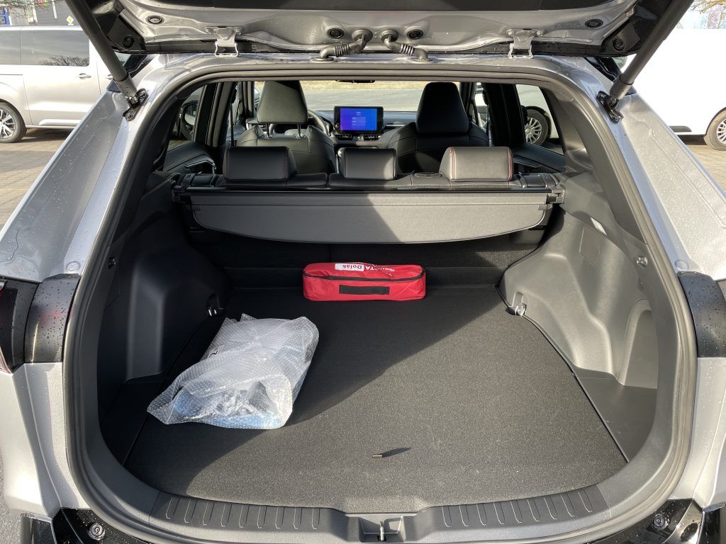 Toyota Rav4, 2.5 Plug-in Hybrid ODBĚR 2/26 - fotka 6
