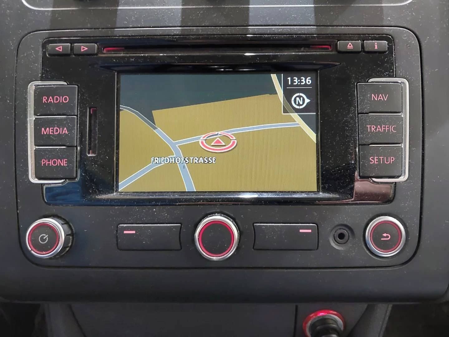 Volkswagen Touran, 1.2 Tsi 77KW 7-MÍST TAŽNÉ TOP - fotka 6