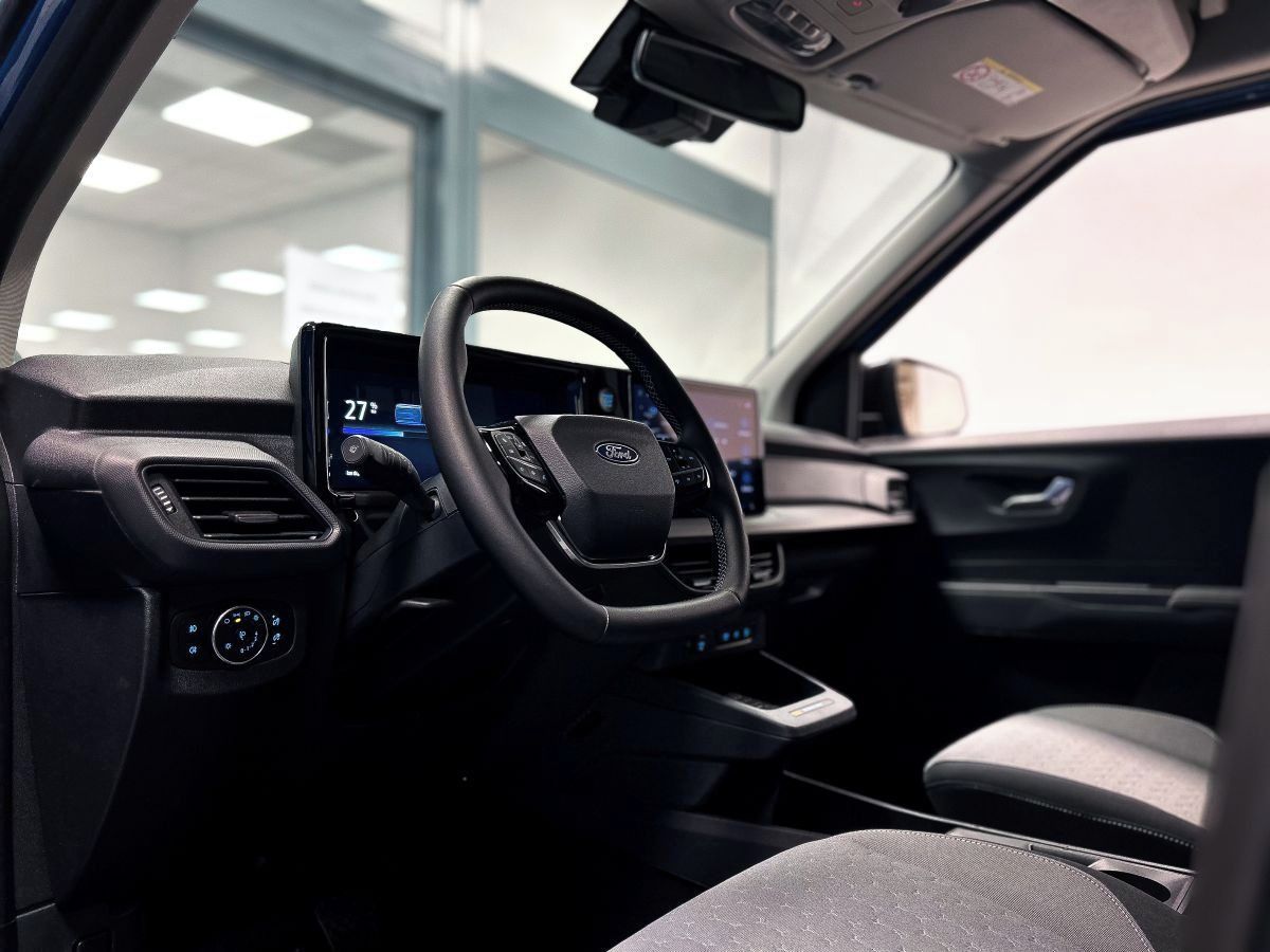 Ford Tourneo Courier, 43 kWh Titanium, L1 100kW - fotka 6