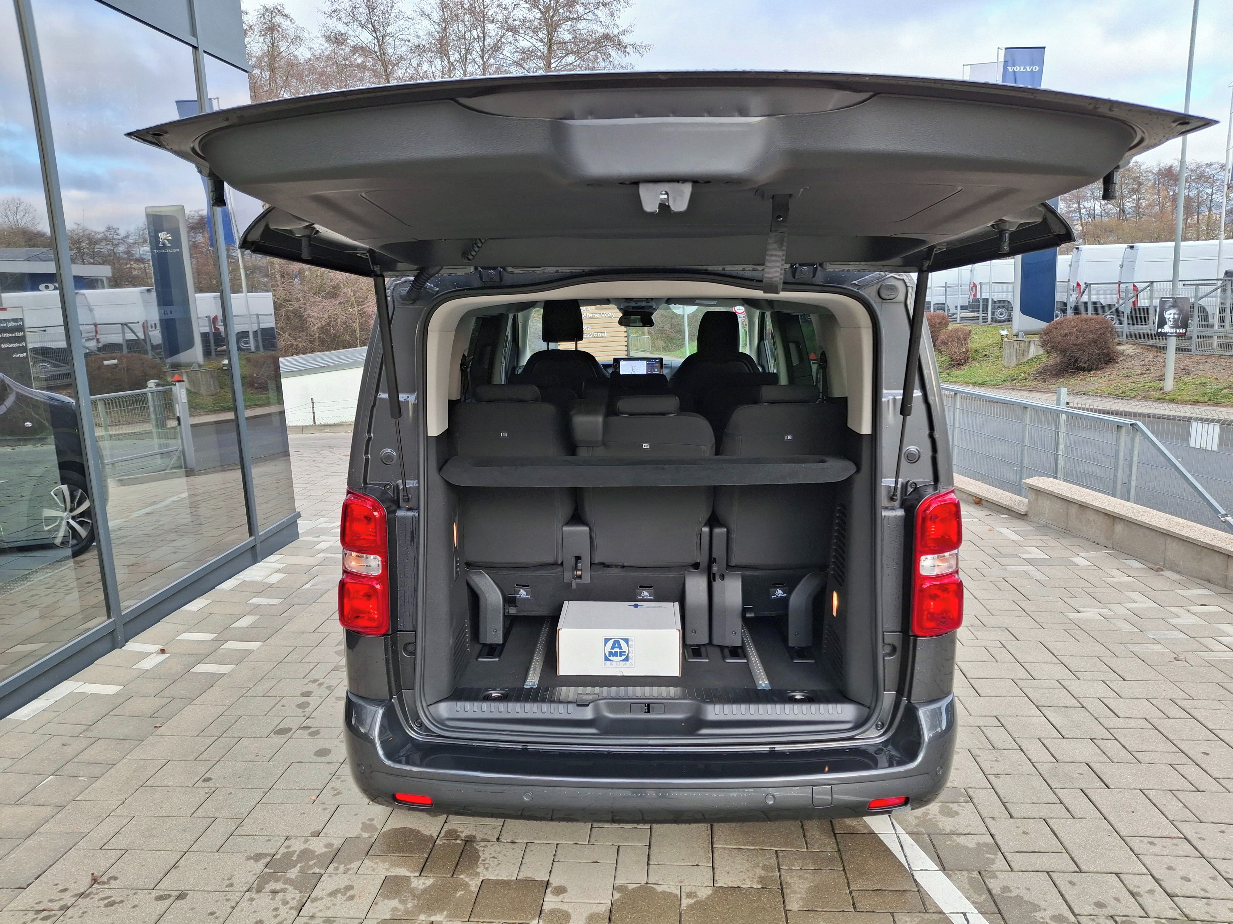 Toyota Proace Verso, 2.0 177k 8AT L1 Family 8S - fotka 6