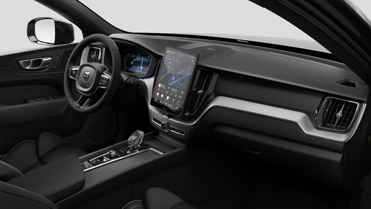 Volvo XC60, B5 AWD AUT PLUS BLACK EDITION - fotka 2