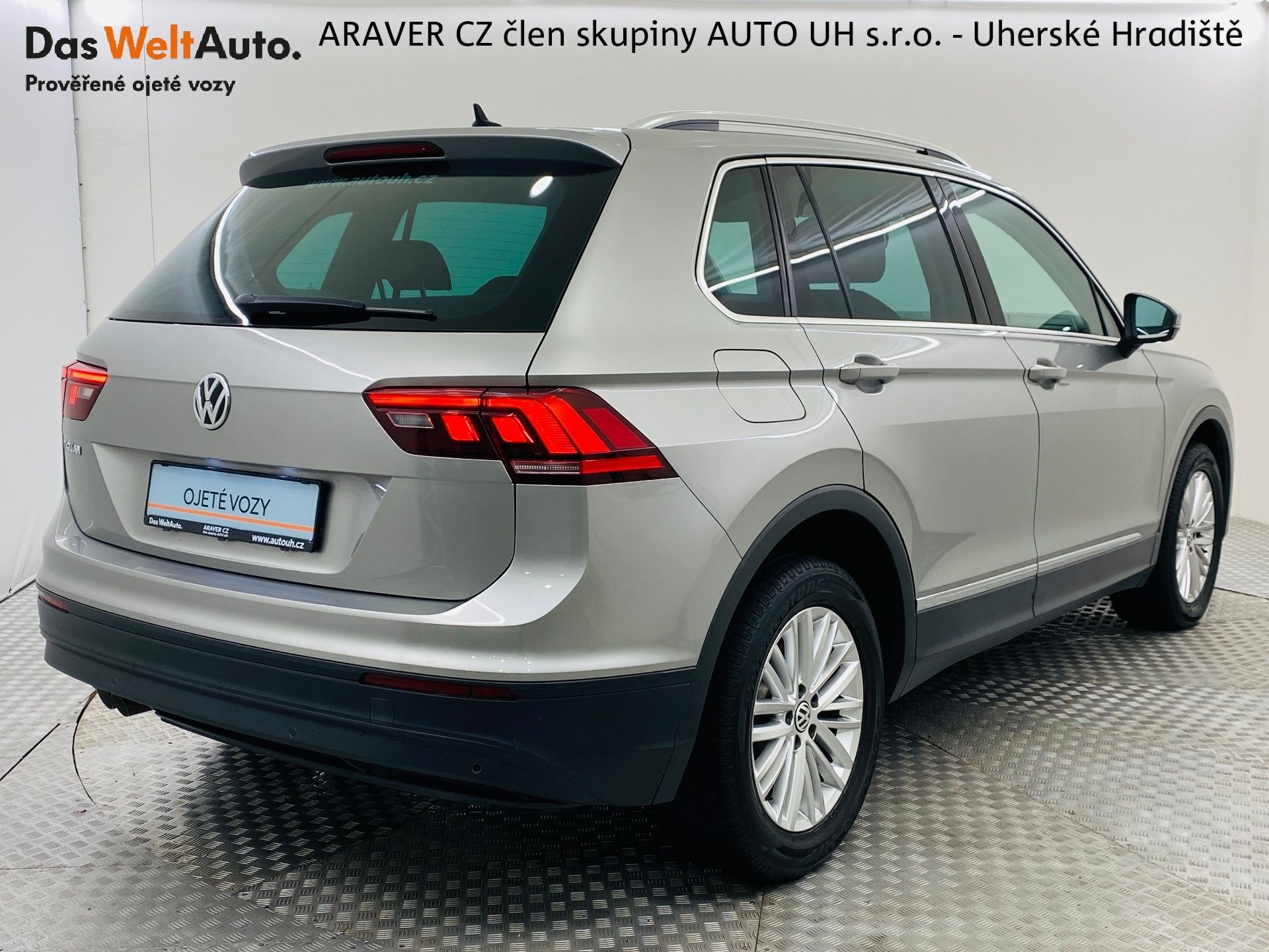 Volkswagen Tiguan, 2.0 TDI DSG COMFORTLINE - fotka 2