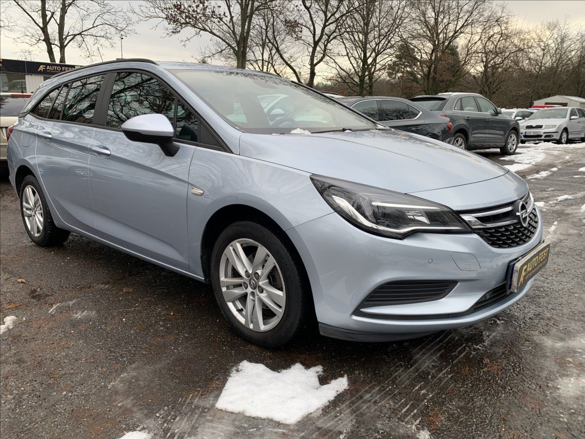 Opel Astra, 1,6 CDTI,ČR,1.MAJ,SERVISKA - fotka 3
