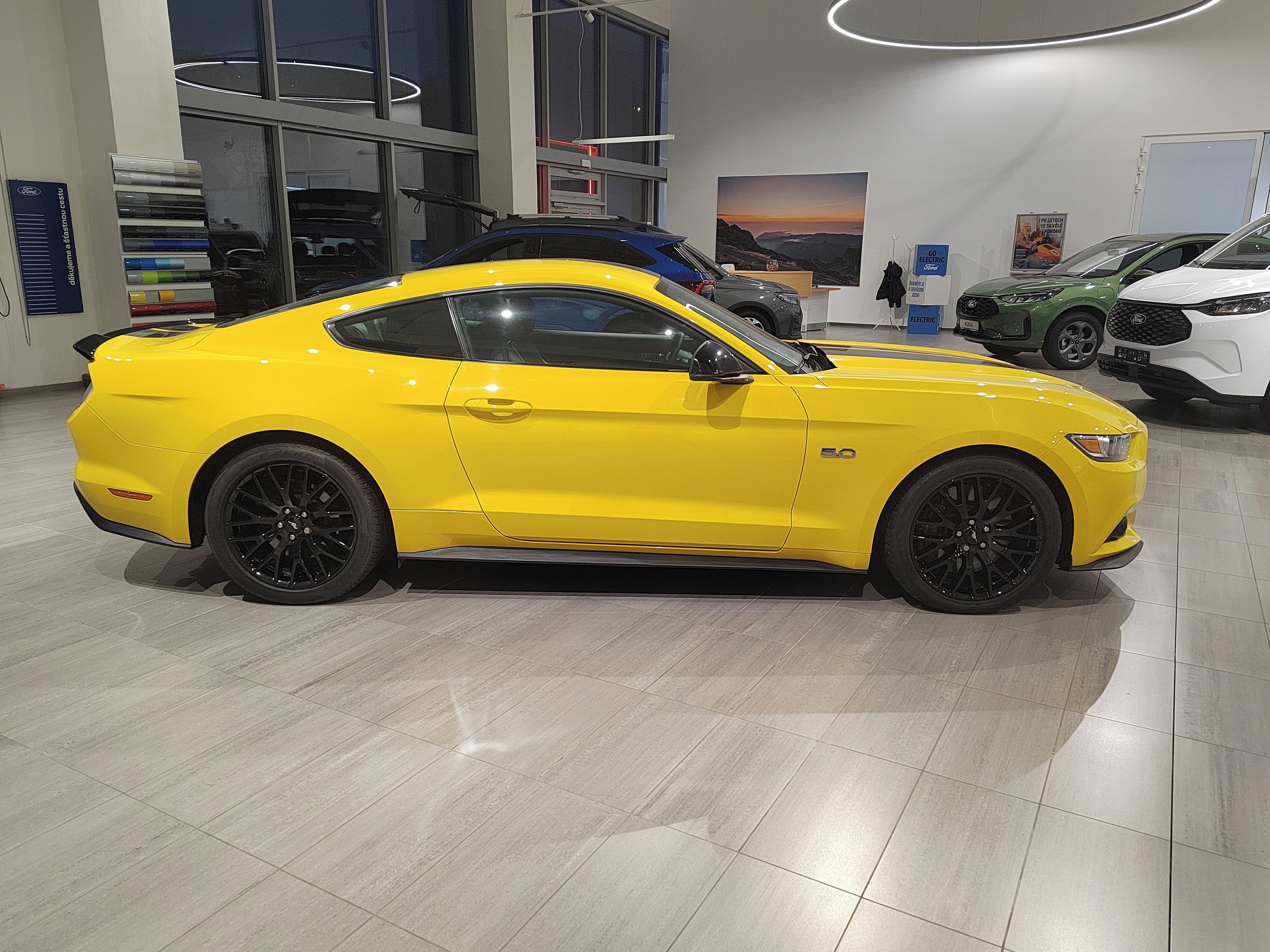 Ford Mustang, GT - fotka 6