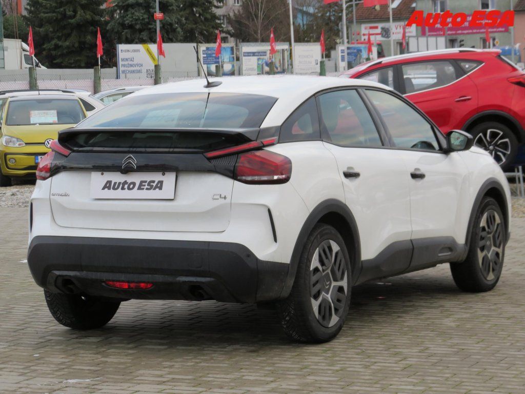 Citroën C4, 1.2 PT,1.maj,ČR,LED,navi - fotka 4