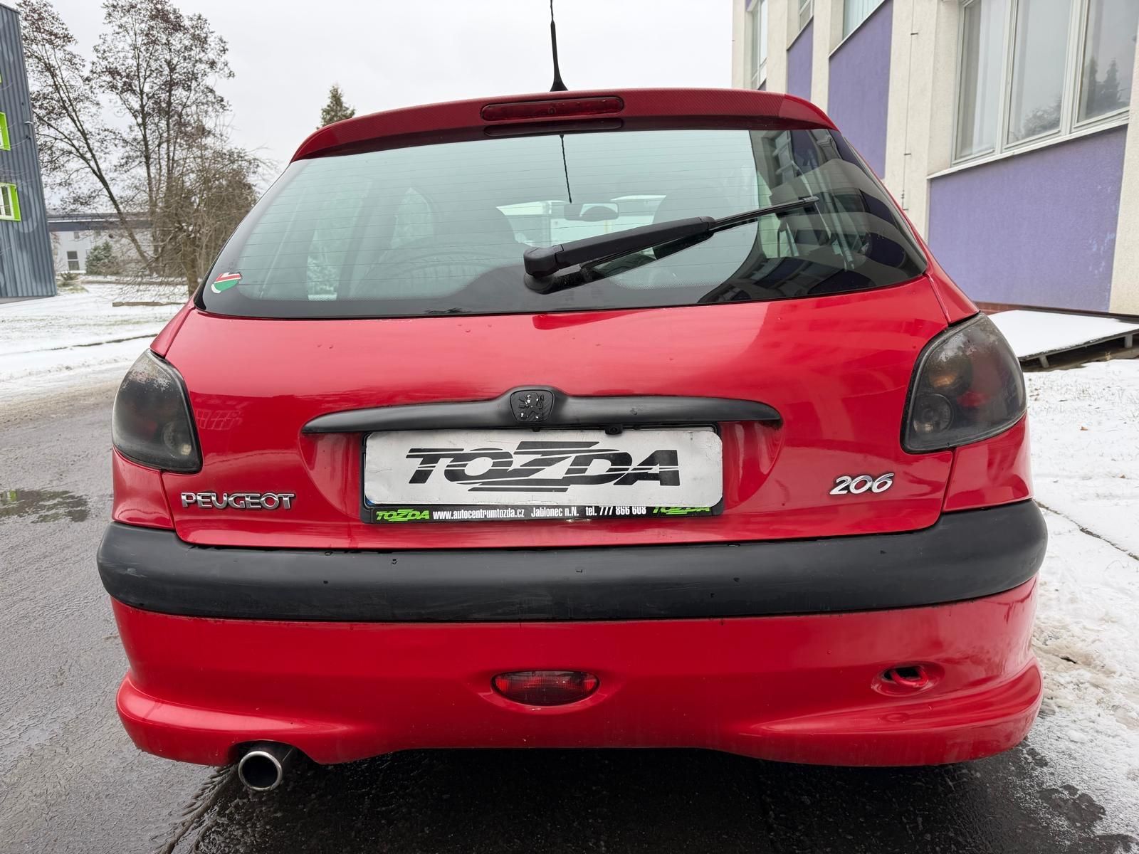 Peugeot 206, 1,4i / 55 kW / sada pneu - fotka 4