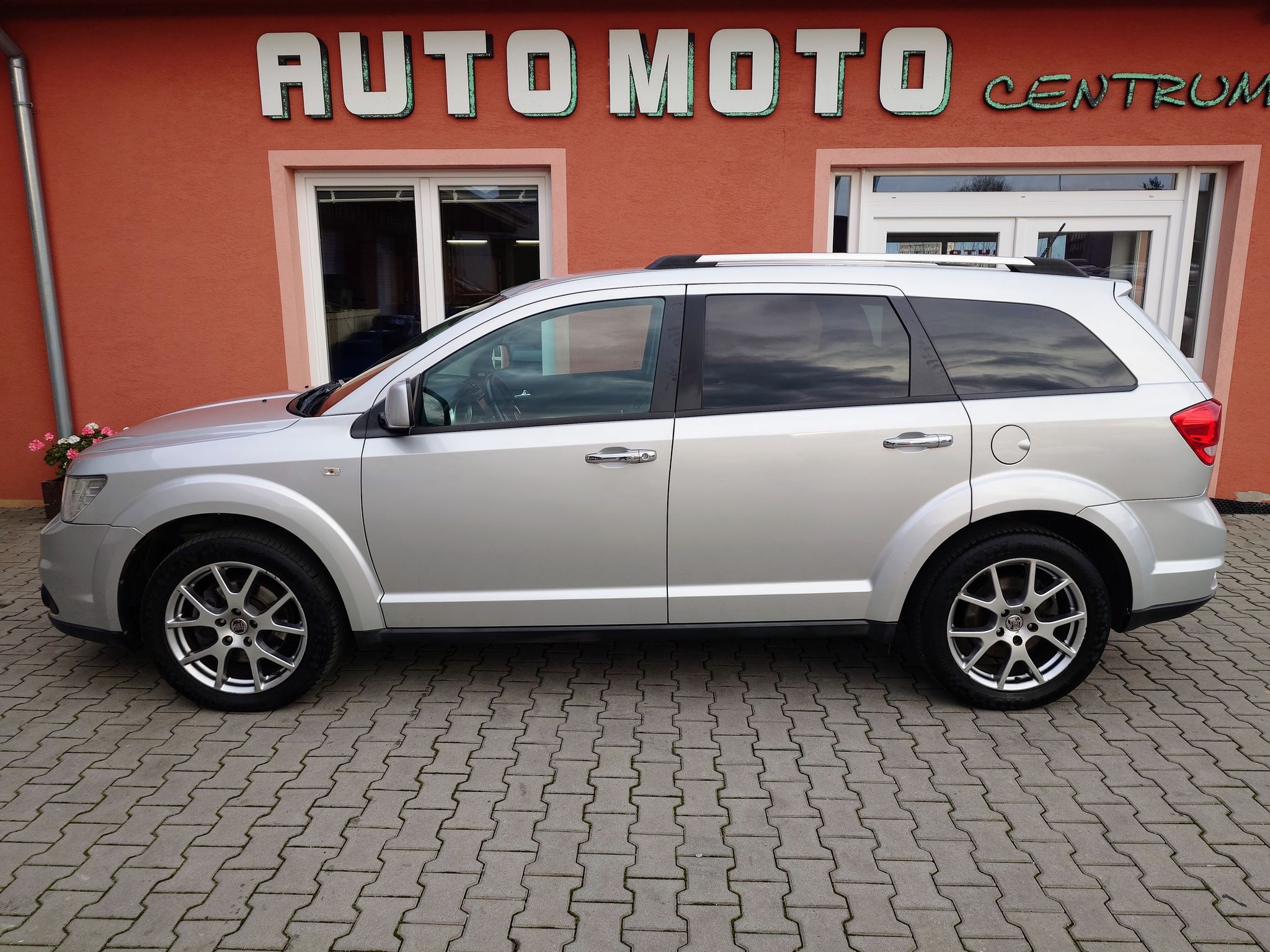 Fiat Freemont, 2.0 Multijet Lounge 125kW - fotka 2