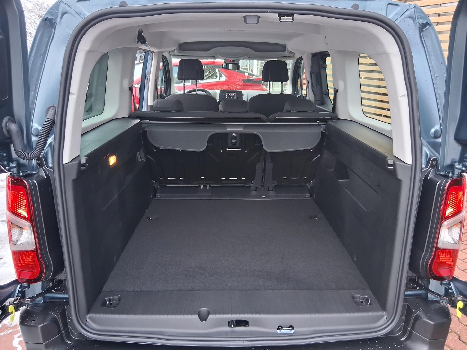 Toyota Proace City Verso, 1,5 D 100K 6 MT COMBI - fotka 5