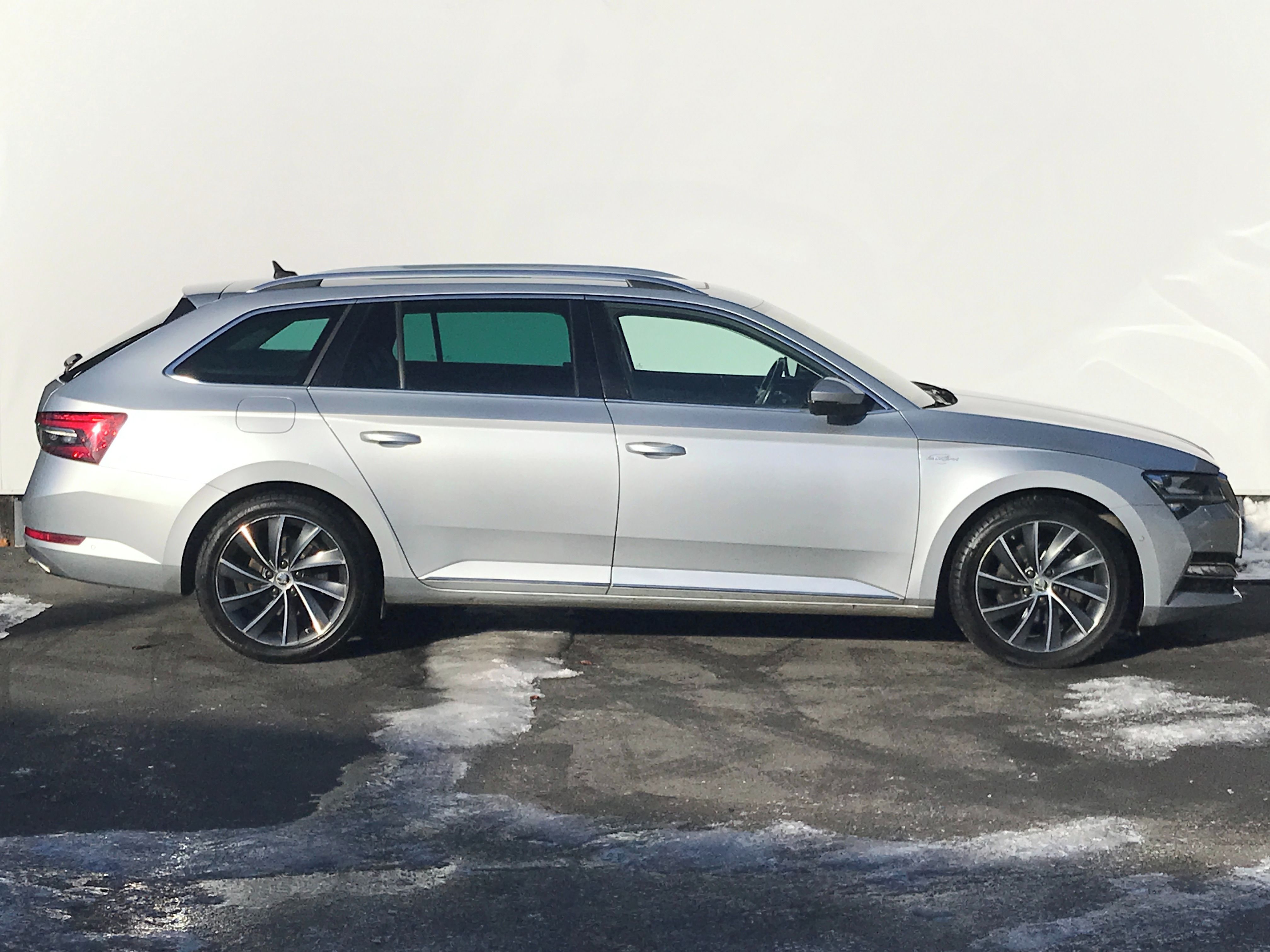 Škoda Superb, 4x4 TDi 147kW L&K+TAŽNÉ+DCC - fotka 3