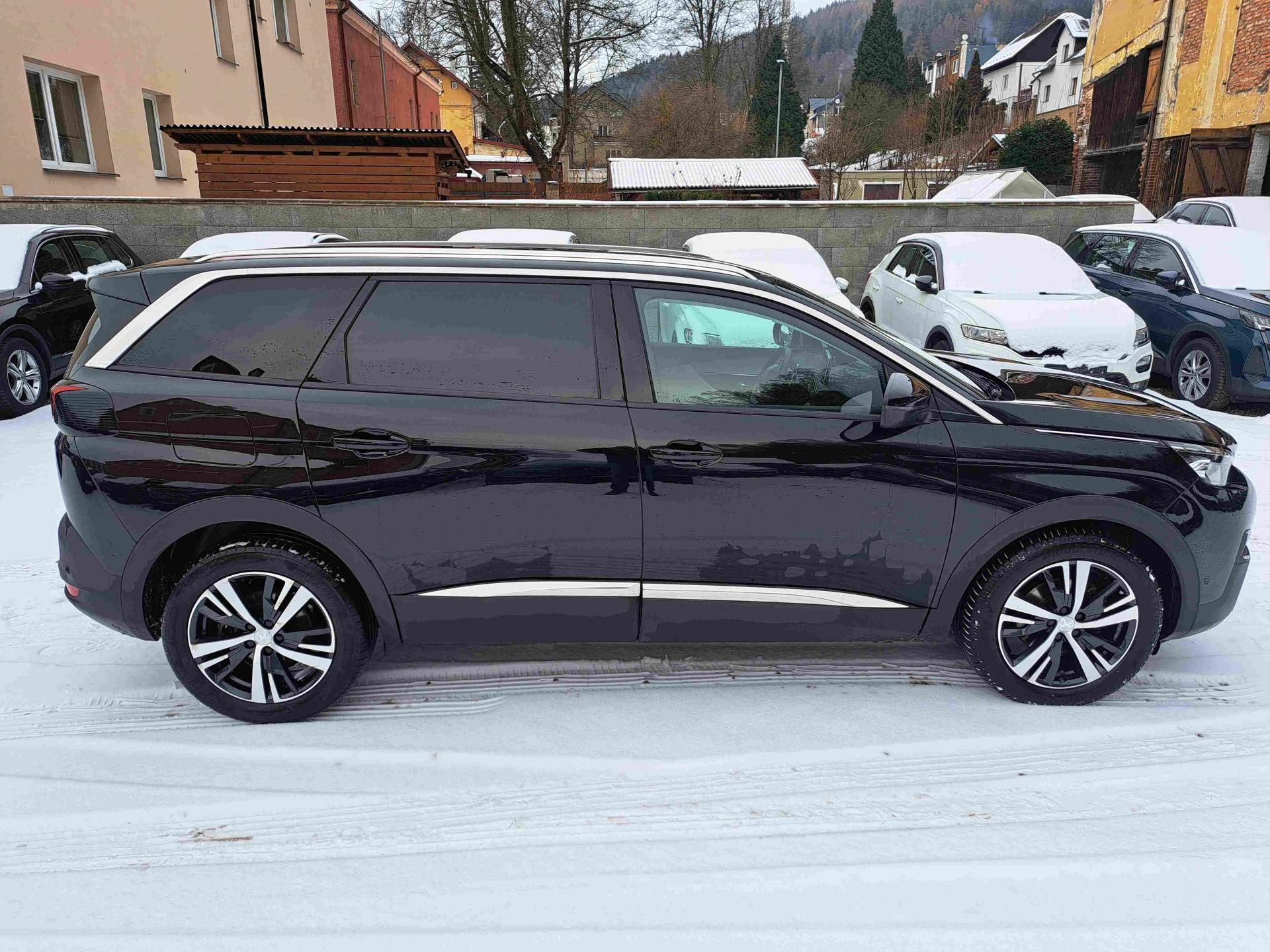 Peugeot 5008, 1,2PT EAT8 ALLURE - fotka 3