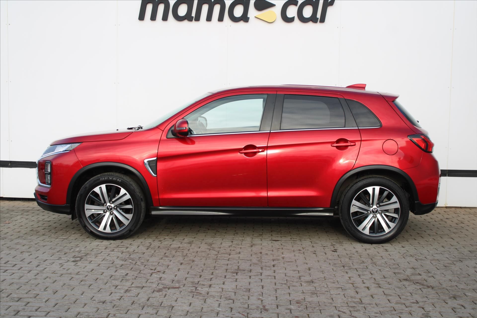 Mitsubishi ASX, 2.0 MIVEC INTENSE 4WD 1.MAJ ČR - fotka 4