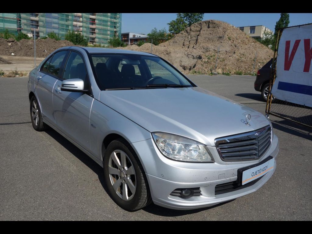 Mercedes-Benz Třídy C, 200 CDi - fotka 5