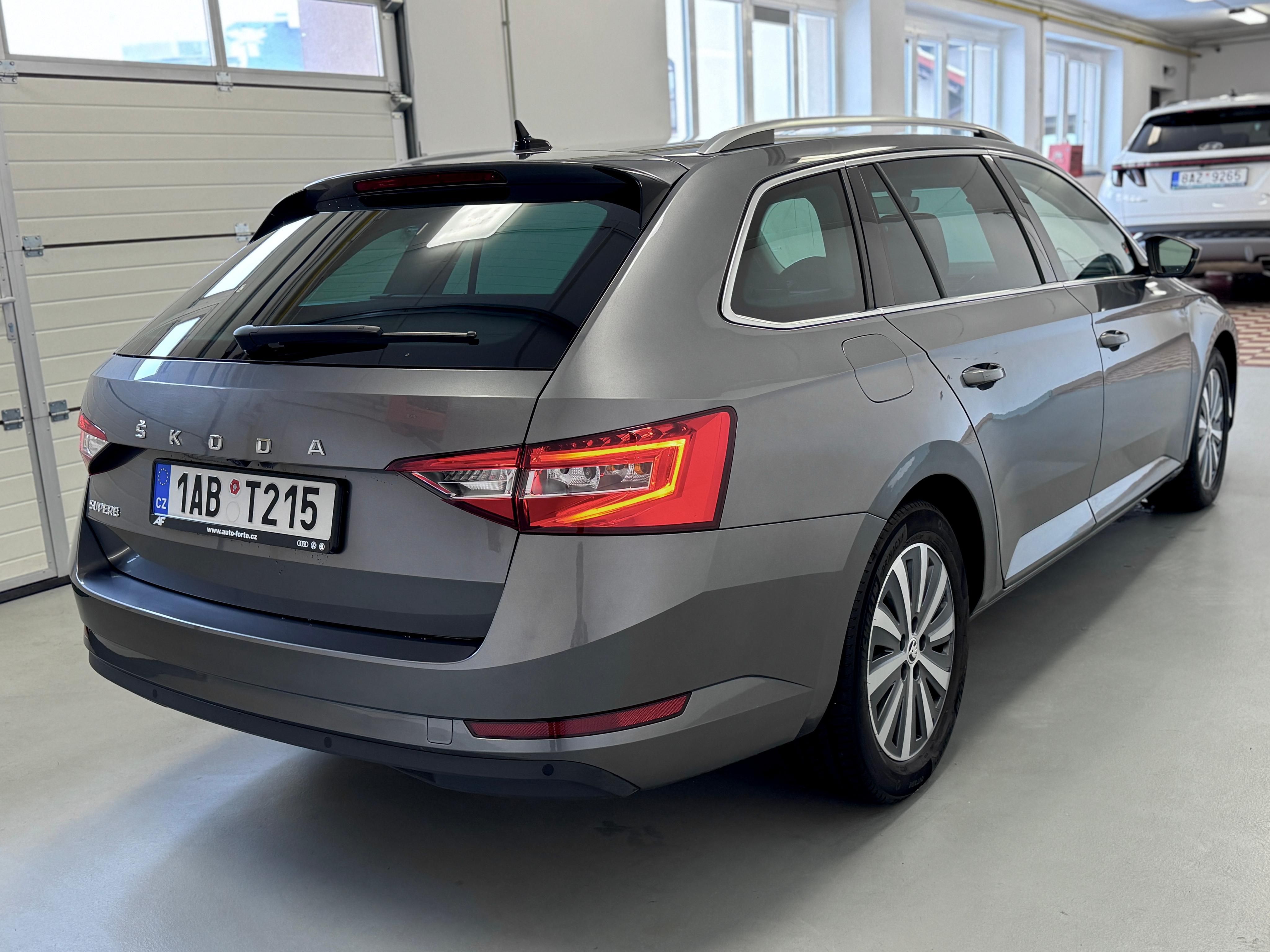Škoda Superb, 2,0TDI 110 kwDSG Style ČR1.MAJ - fotka 6
