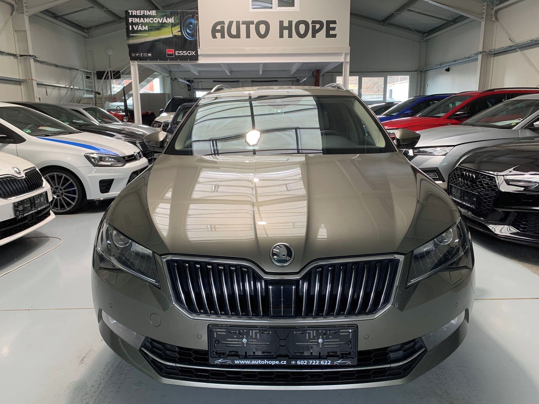 Škoda Superb, combi 2,0 TDi DSG LaK - fotka 2