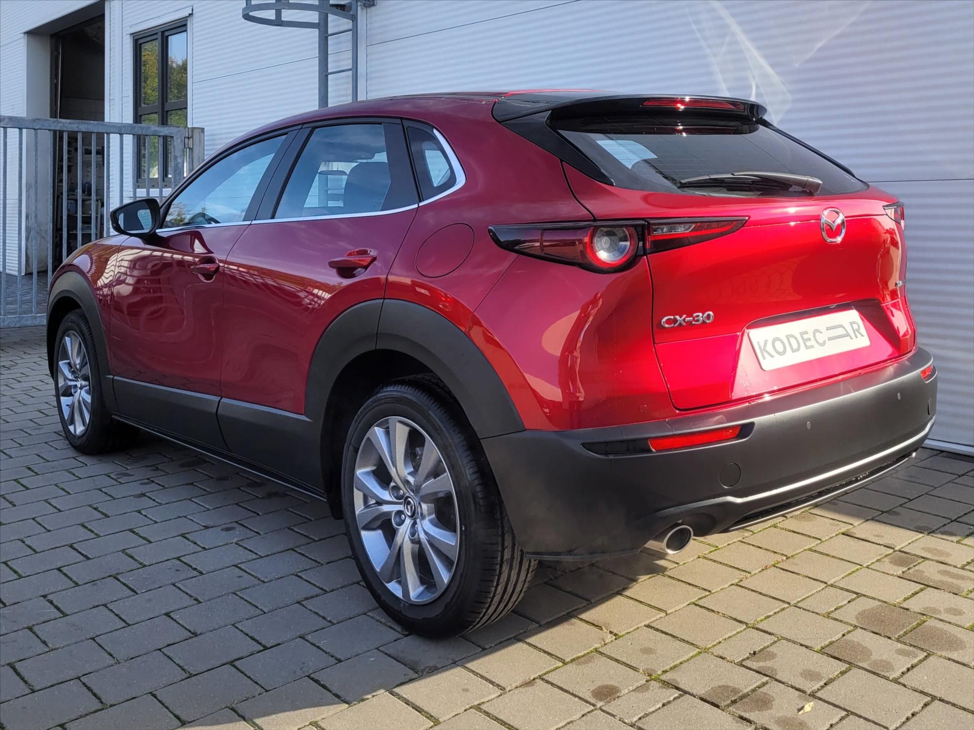 Mazda CX-30, 2,5 e-Skyactiv G140k 6MAN 4x2 - fotka 4
