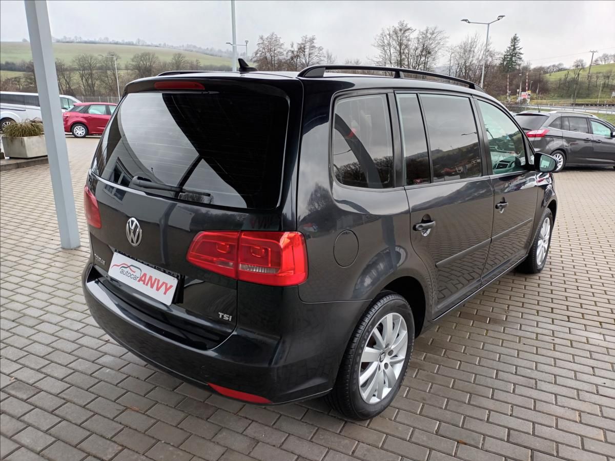 Volkswagen Touran, 1,4 TSI,SERVIS,TAŽNÉ,VÝHŘEV - fotka 5
