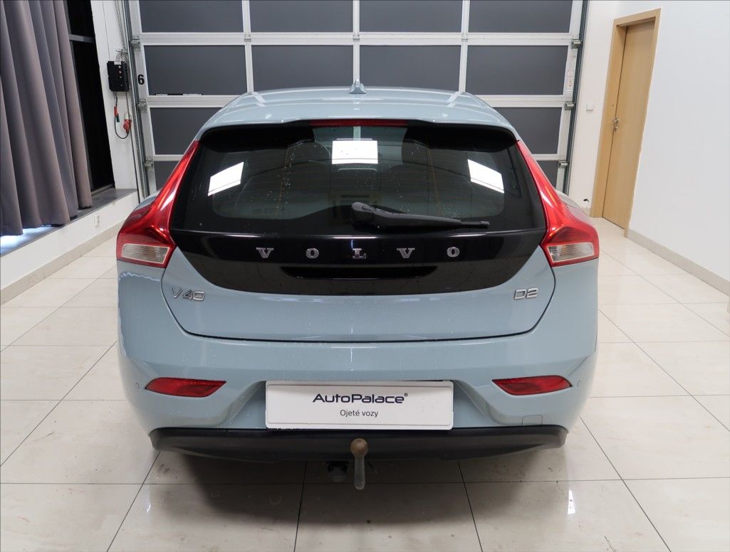 Volvo V40, 2,0 D AUT NEZ. TOPENÍ - fotka 5