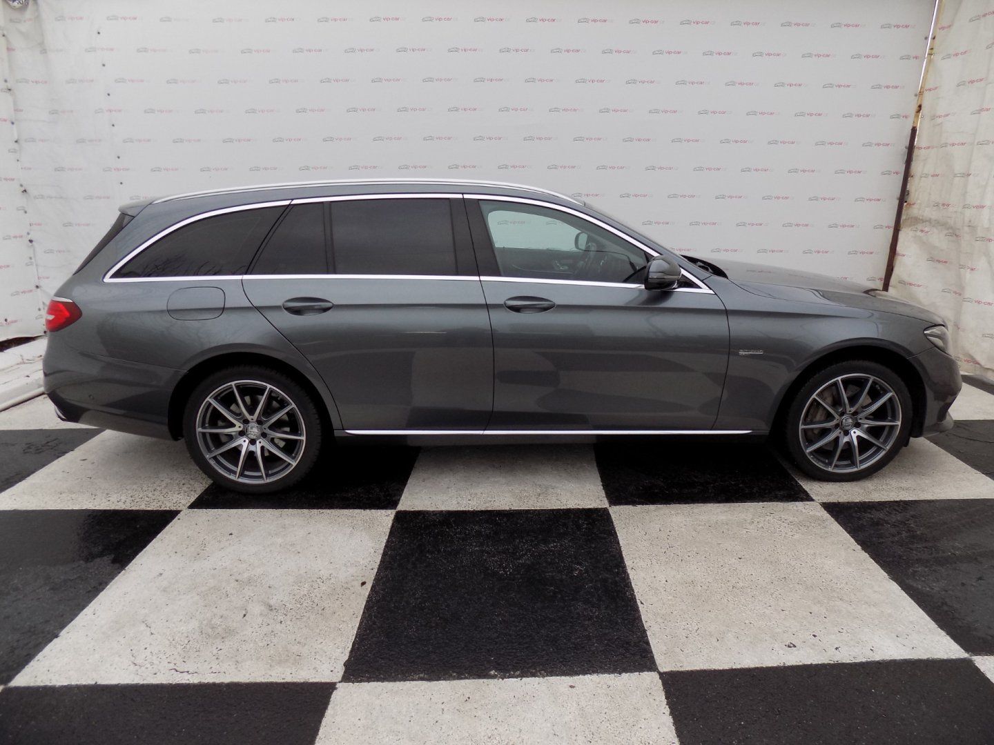 Mercedes-Benz Třídy E, 400d/4-M/Full-LED/Webasto/ - fotka 6