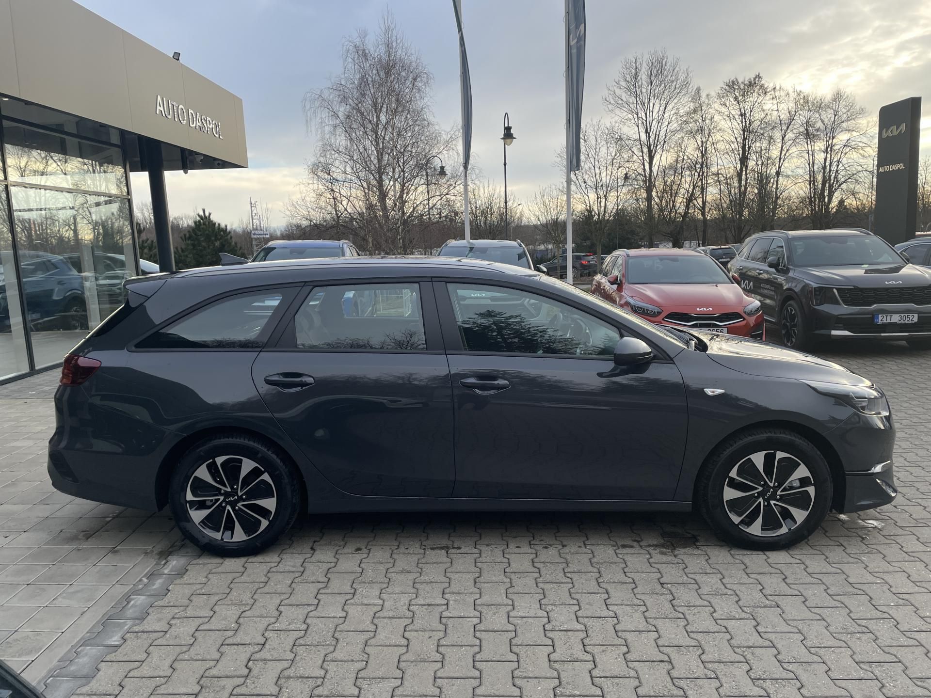 Kia Cee´d, SW 1,5T-GDi  7DCT SPIN "ref" - fotka 2