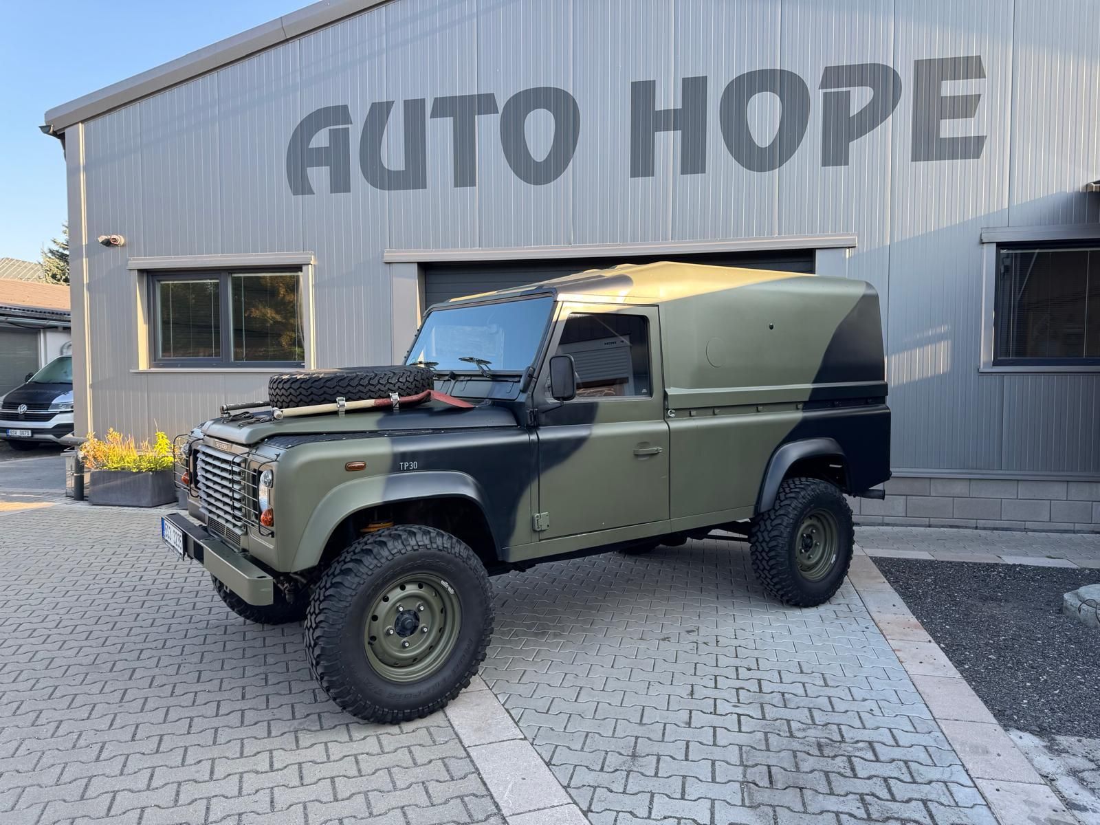 Land Rover Defender, TD 5  - vojenský speciál - fotka 2