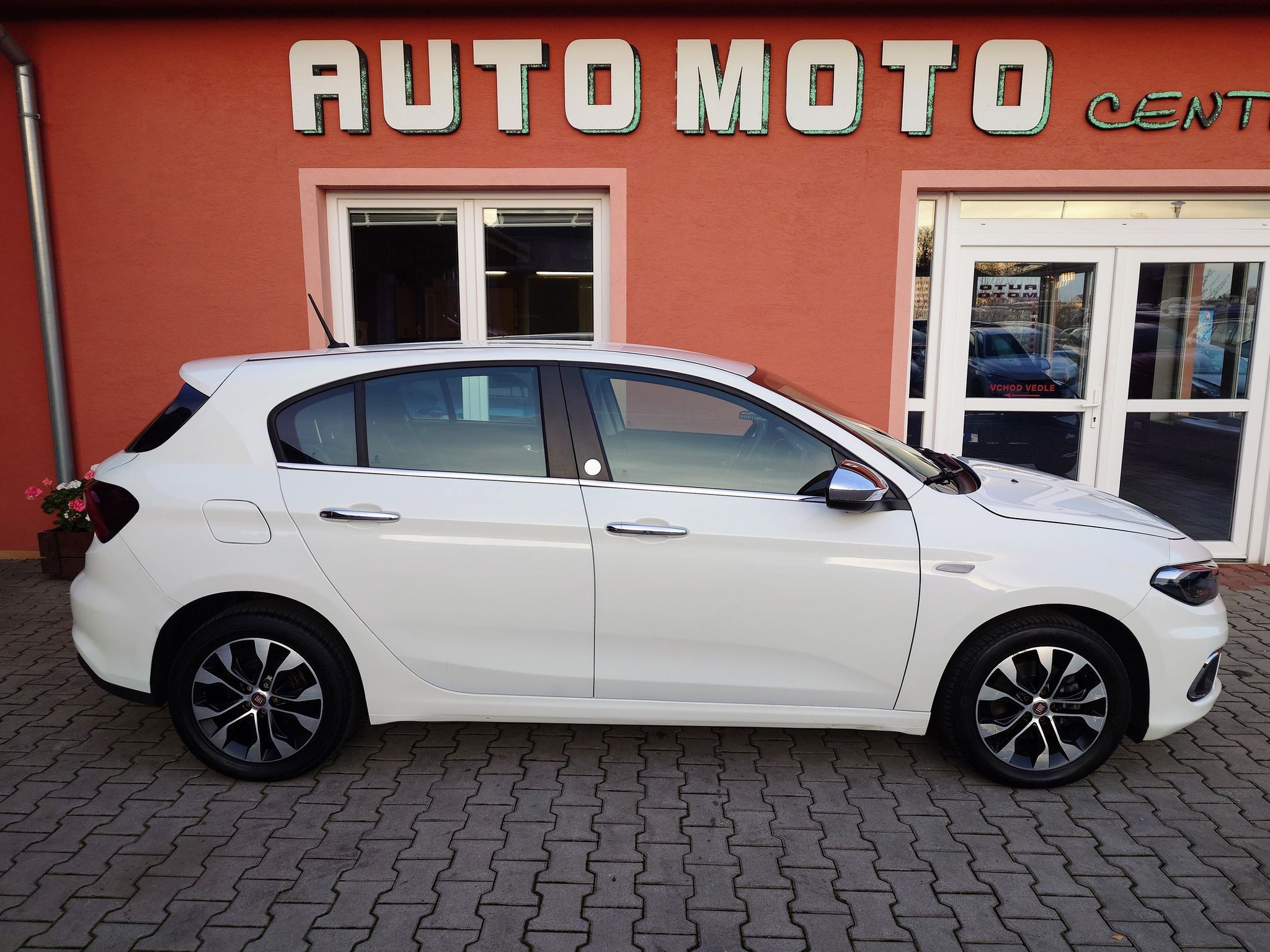 Fiat Tipo, 1.4 Mirror 70 kW - fotka 5