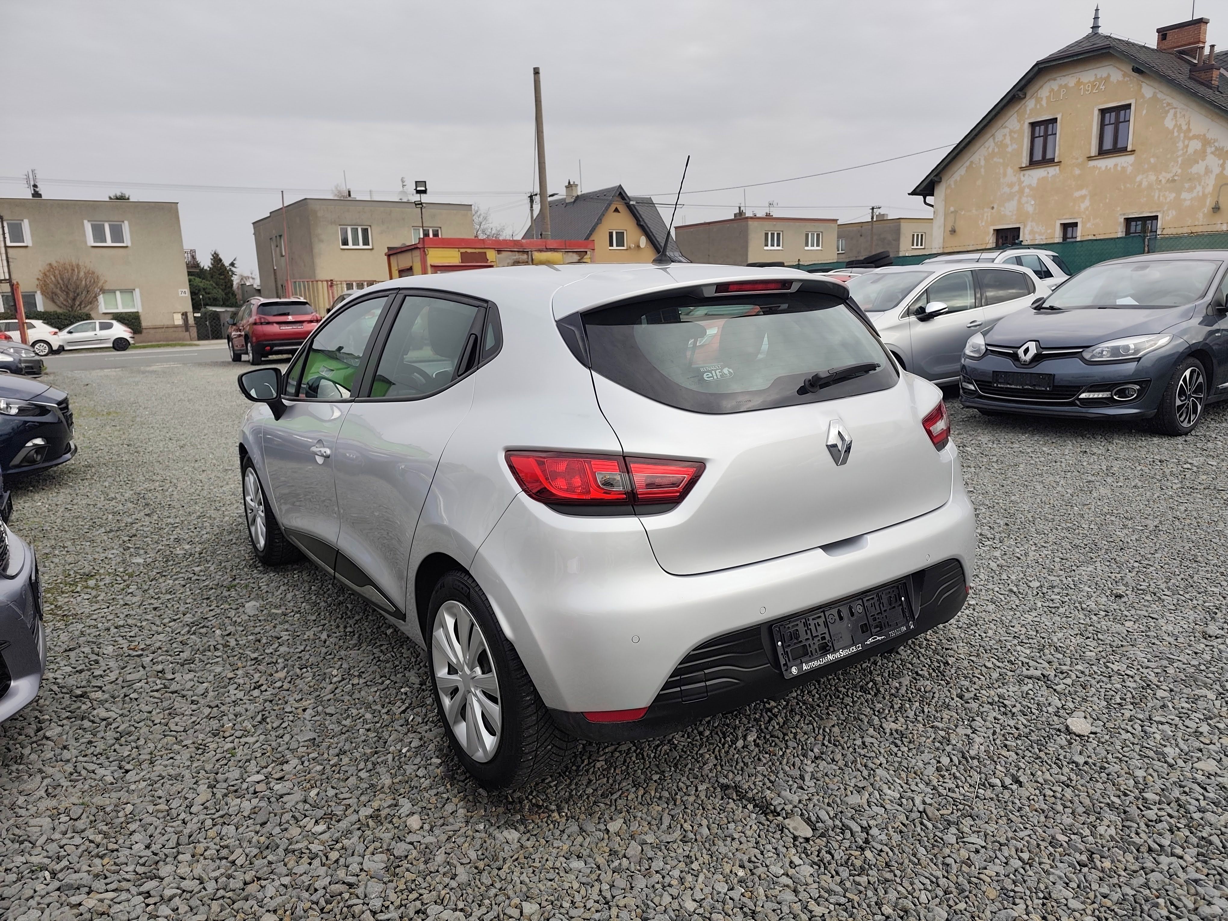 Renault Clio, 1.2 54Kw, Klima, Park. senzory - fotka 6