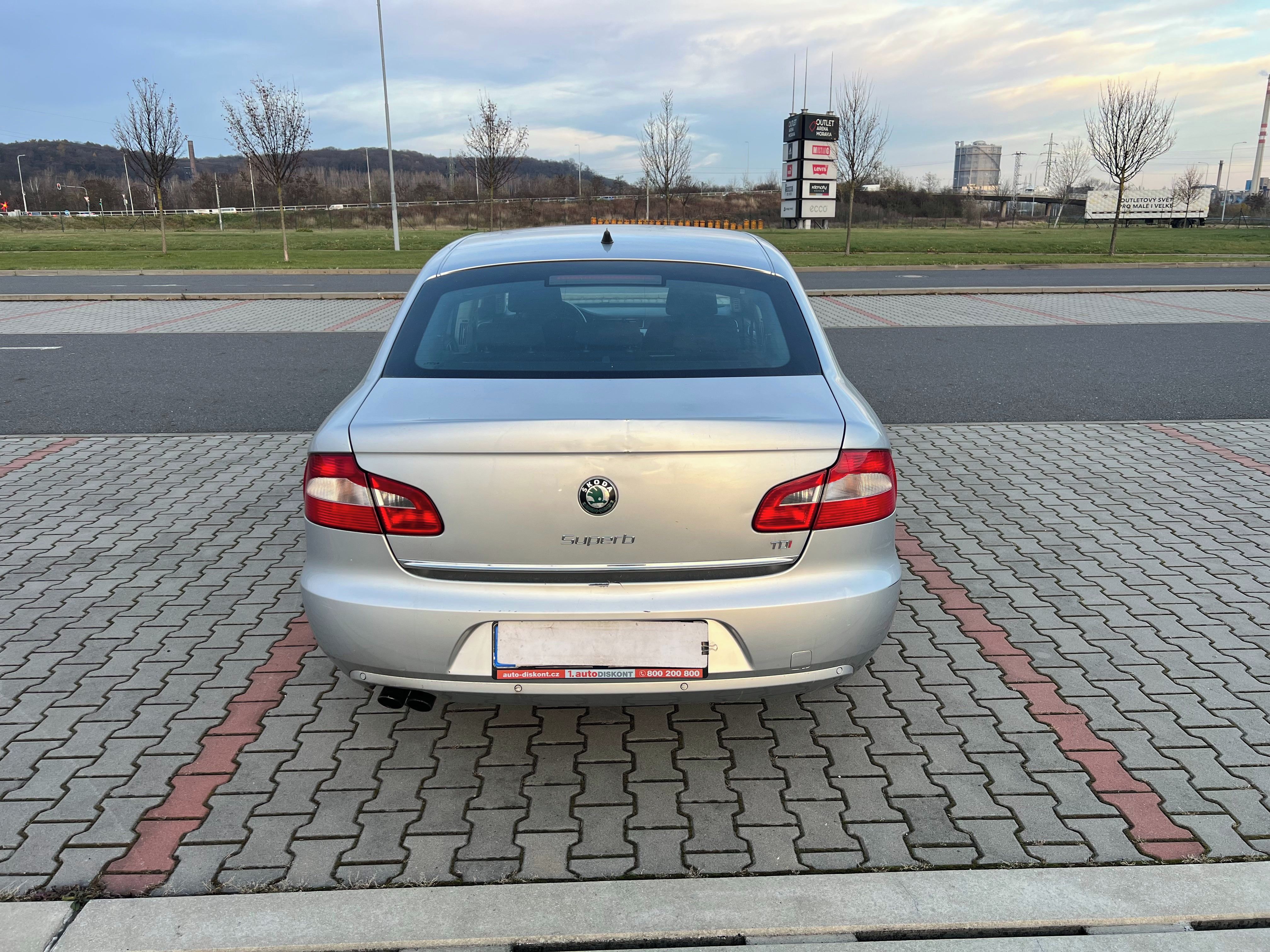 Škoda Superb, II 2.0 TDi 103kw 6 rychlostí - fotka 4